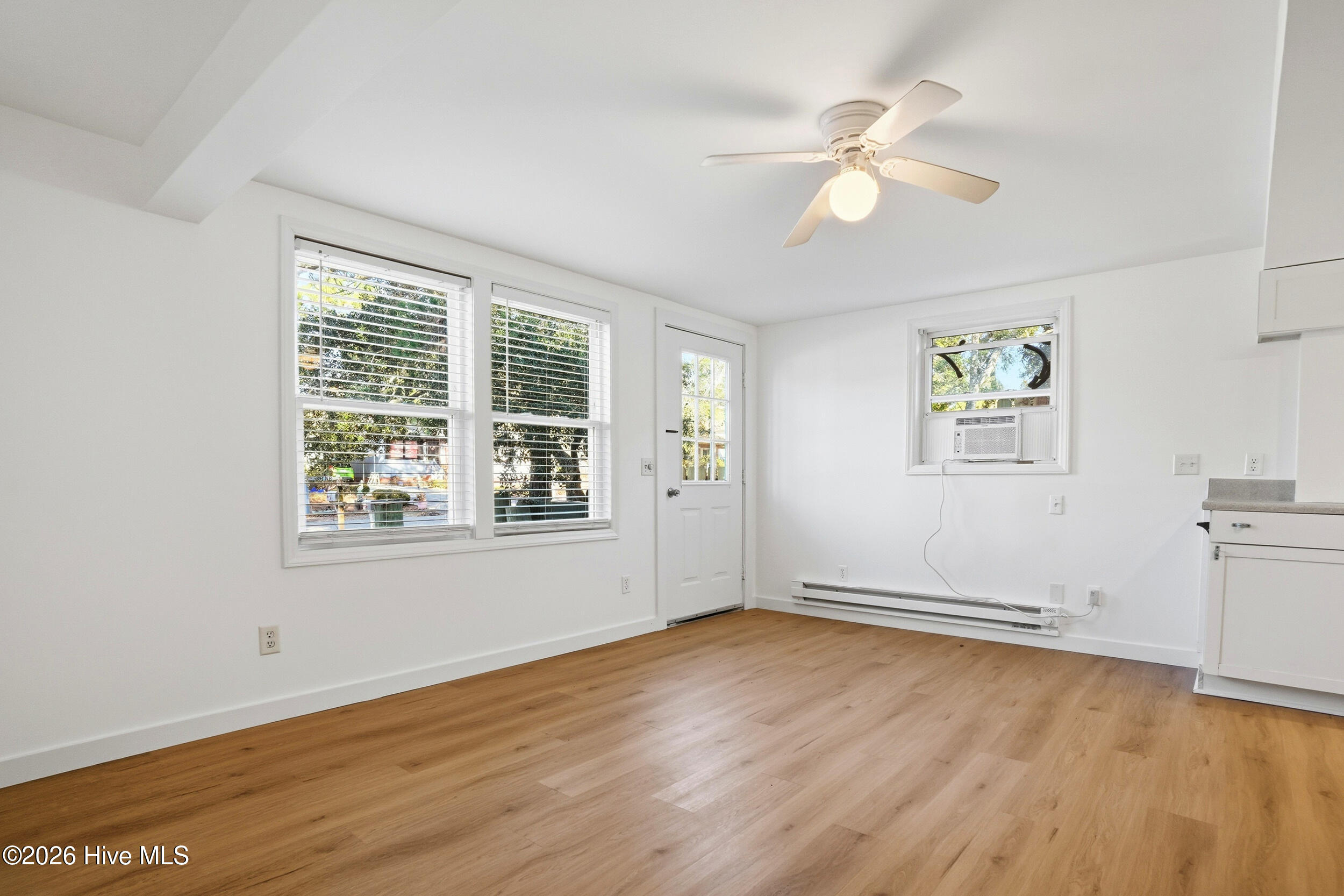 100552223 | Photo 18