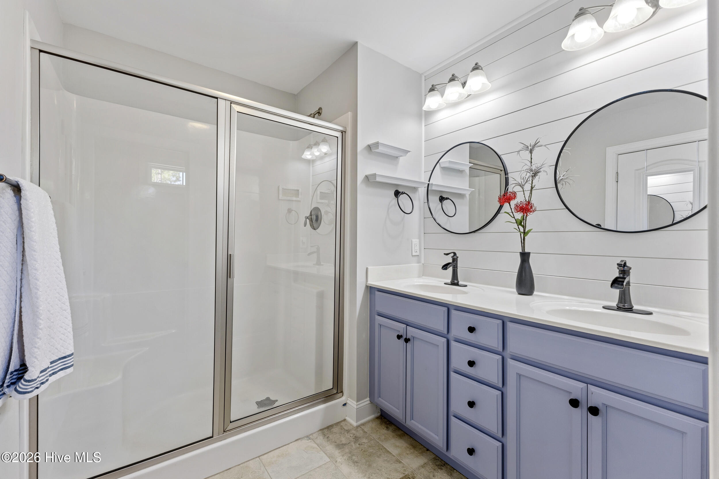 100569196 | Photo 23