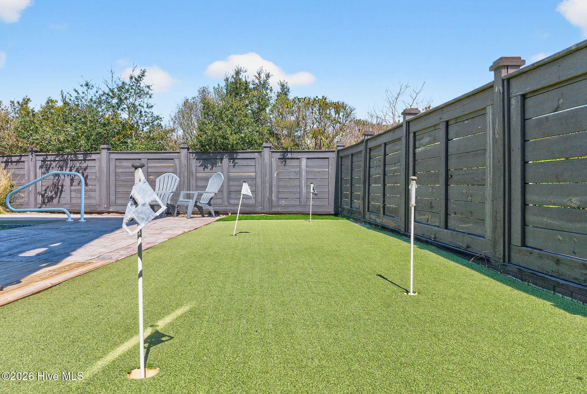 100561676 | Photo 46