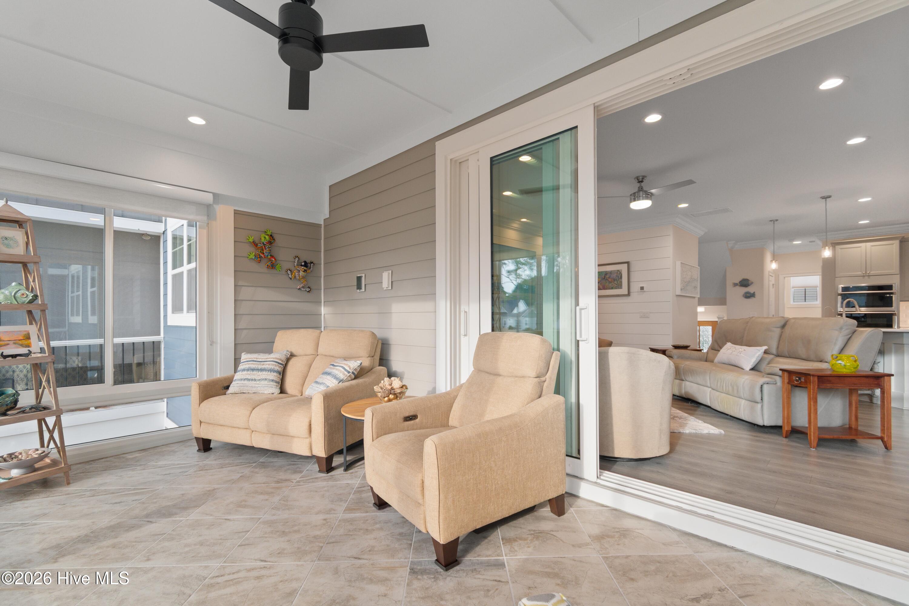 100555426 | Photo 28