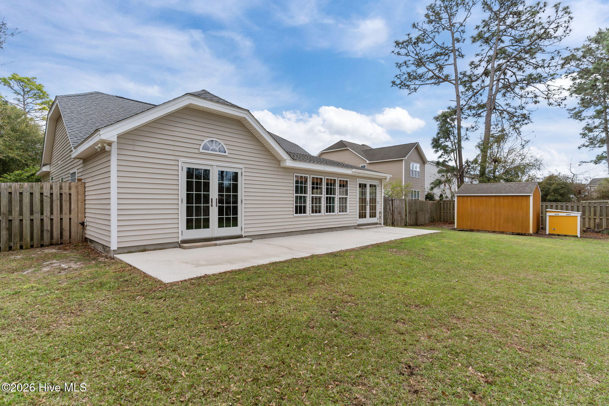 100563070 | Photo 40