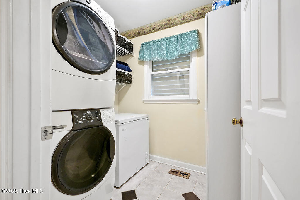 100504453 | Photo 24