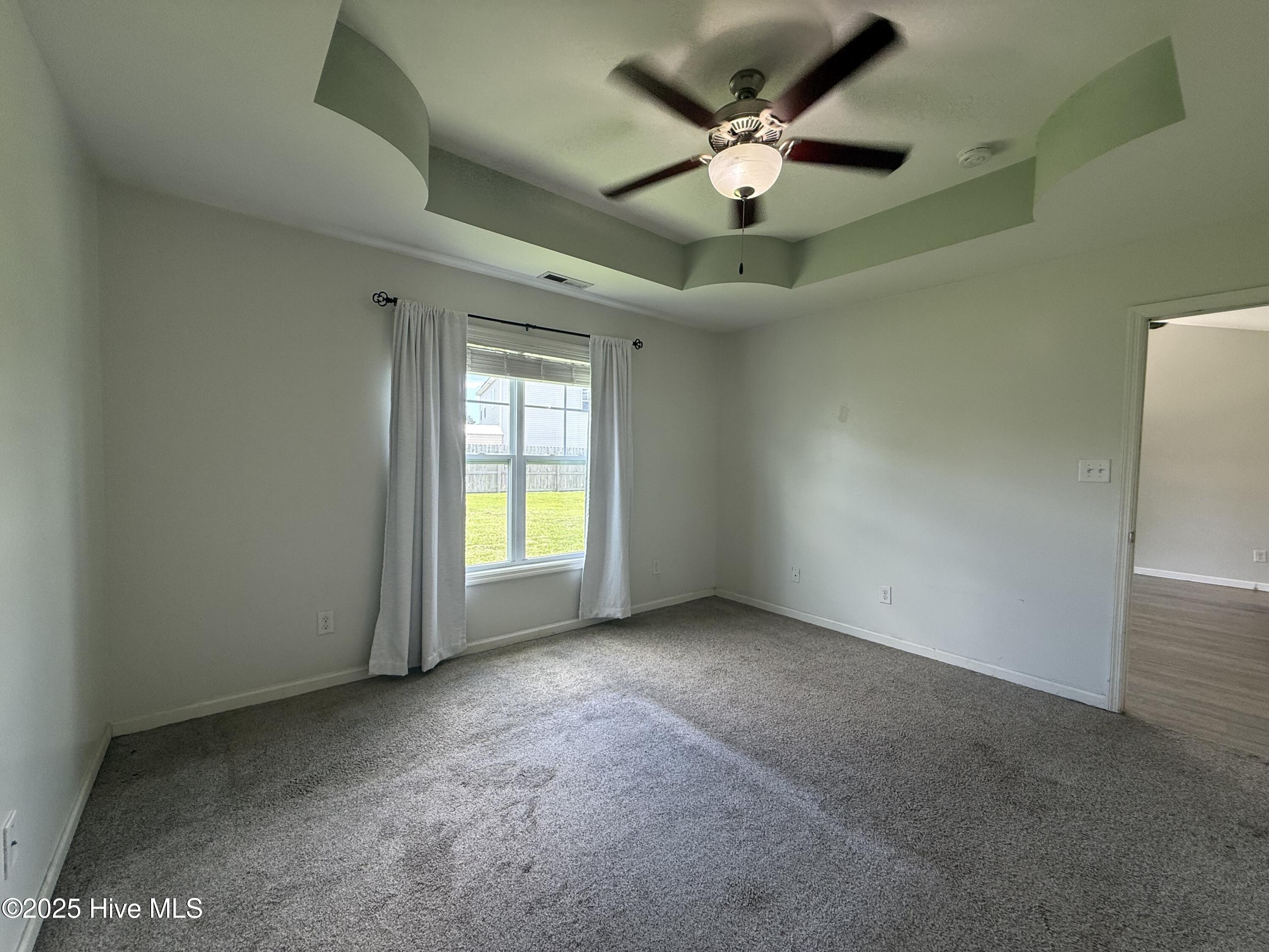 100566630 | Photo 10