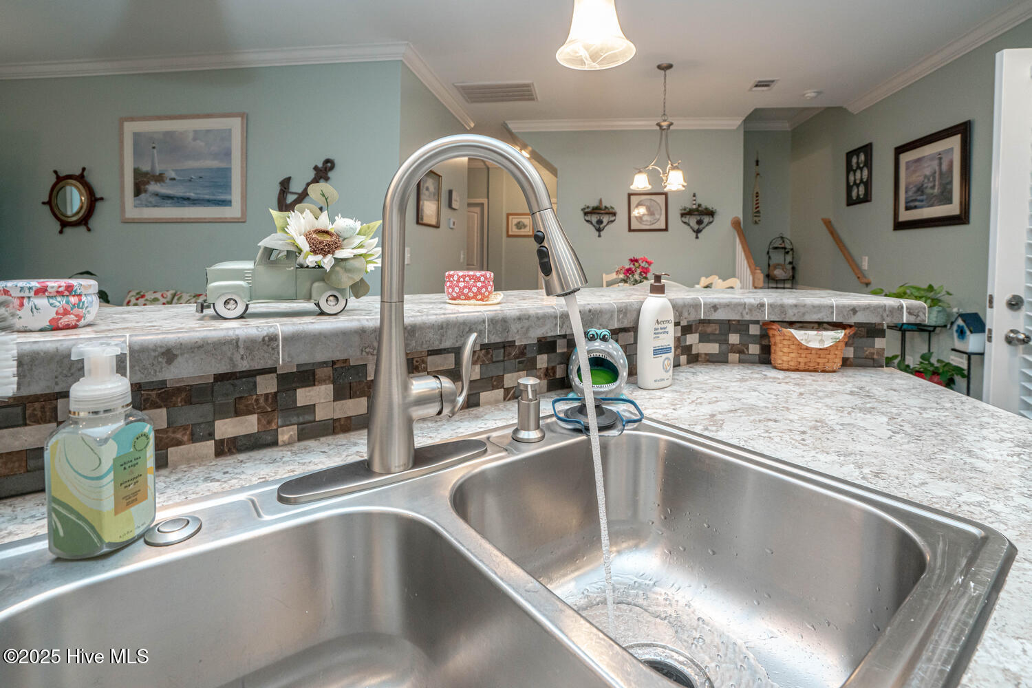 100522002 | Photo 14