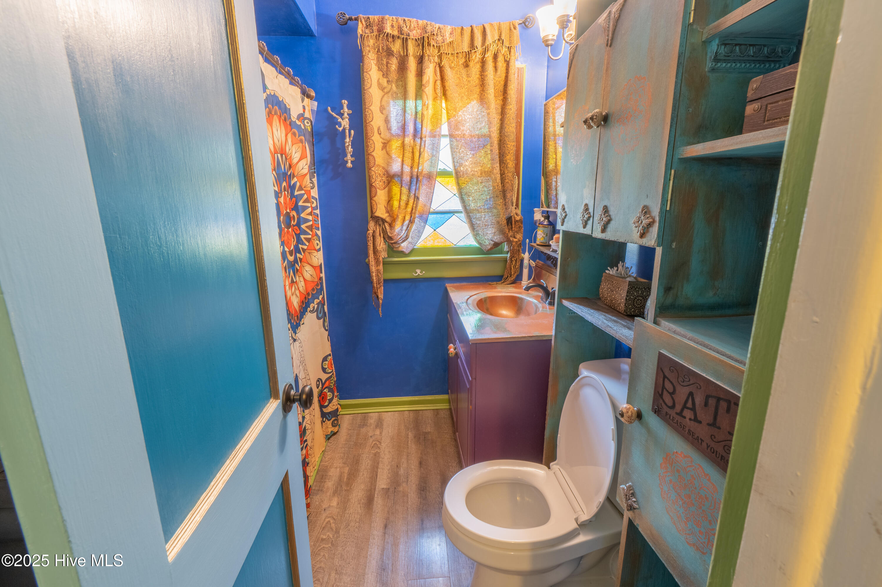 100564086 | Photo 11