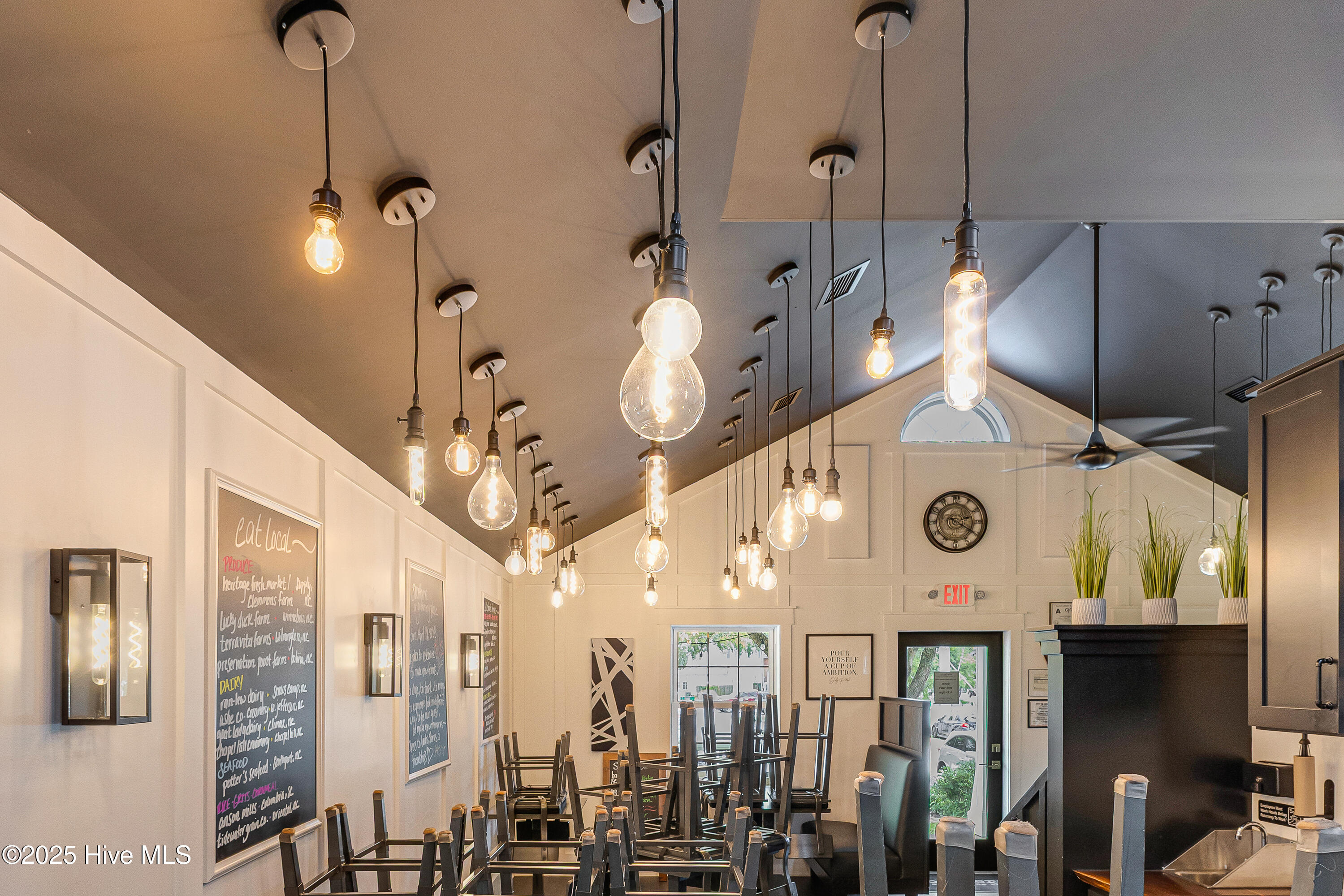 100509420 | Photo 13