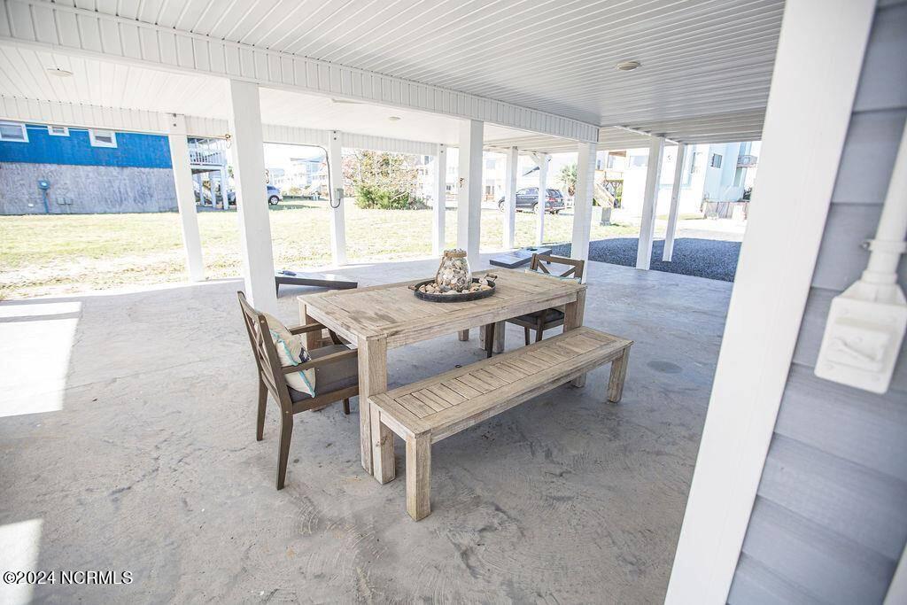 100558410 | Photo 42