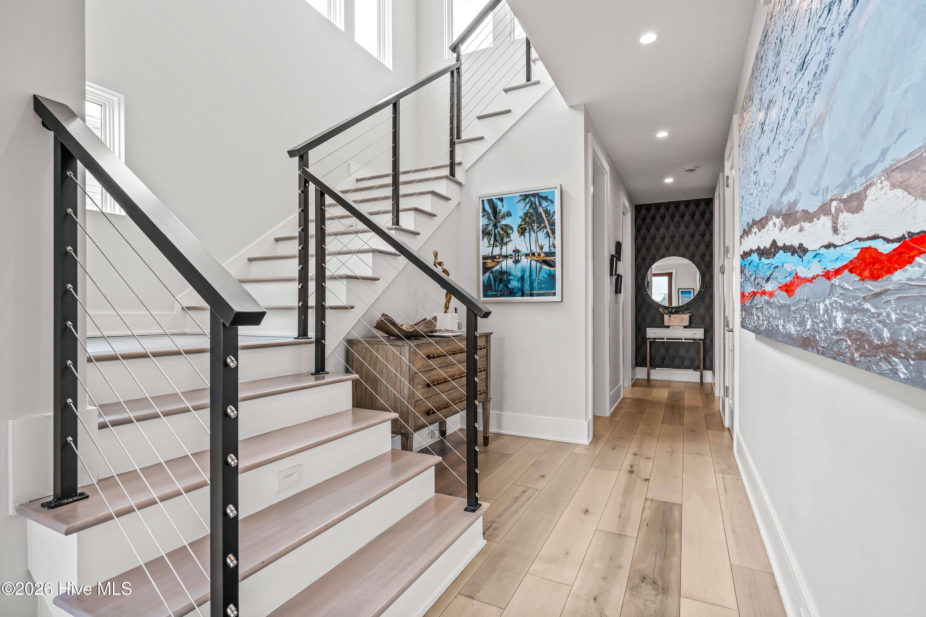 100567165 | Photo 35