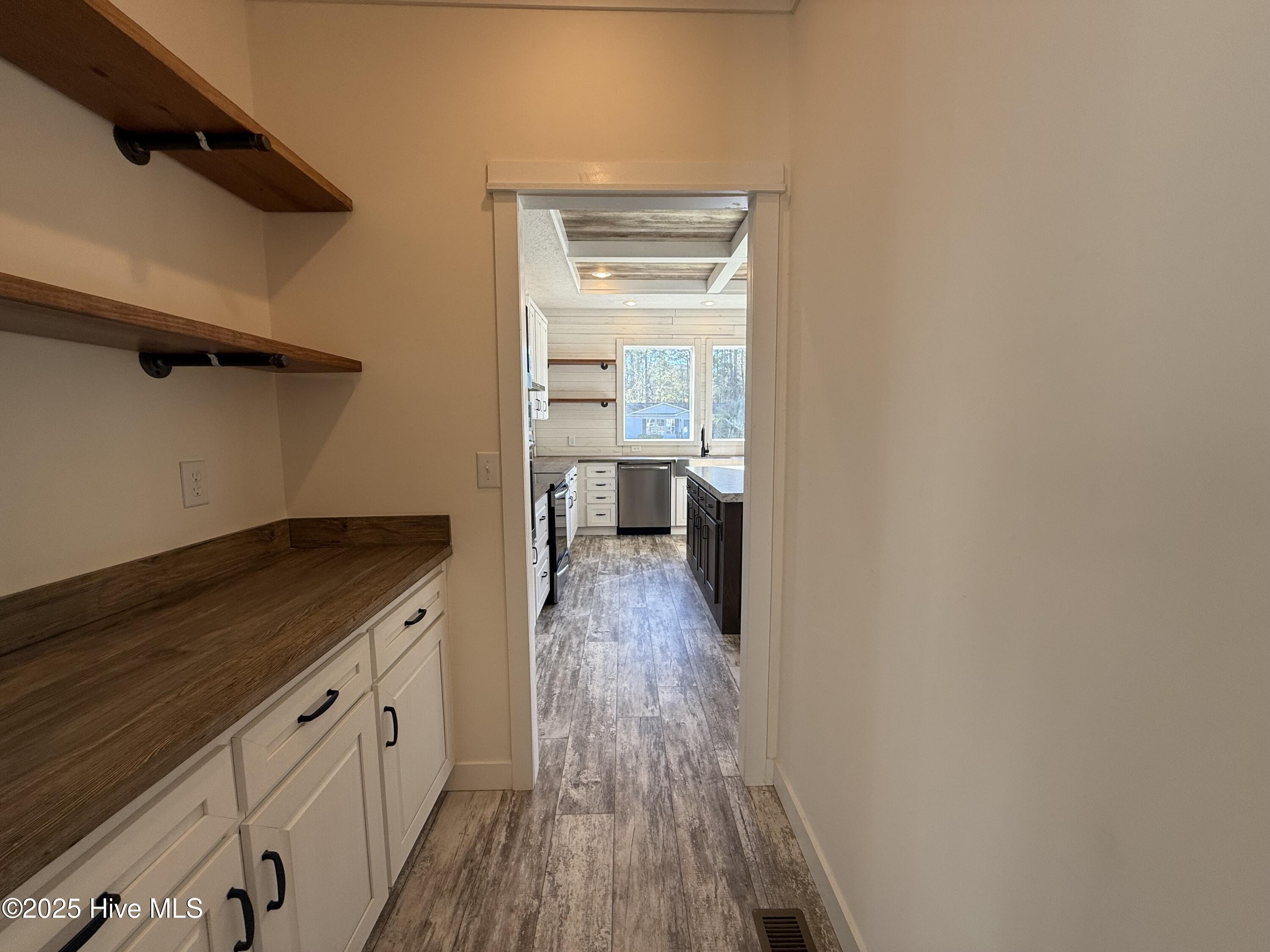 100558282 | Photo 13