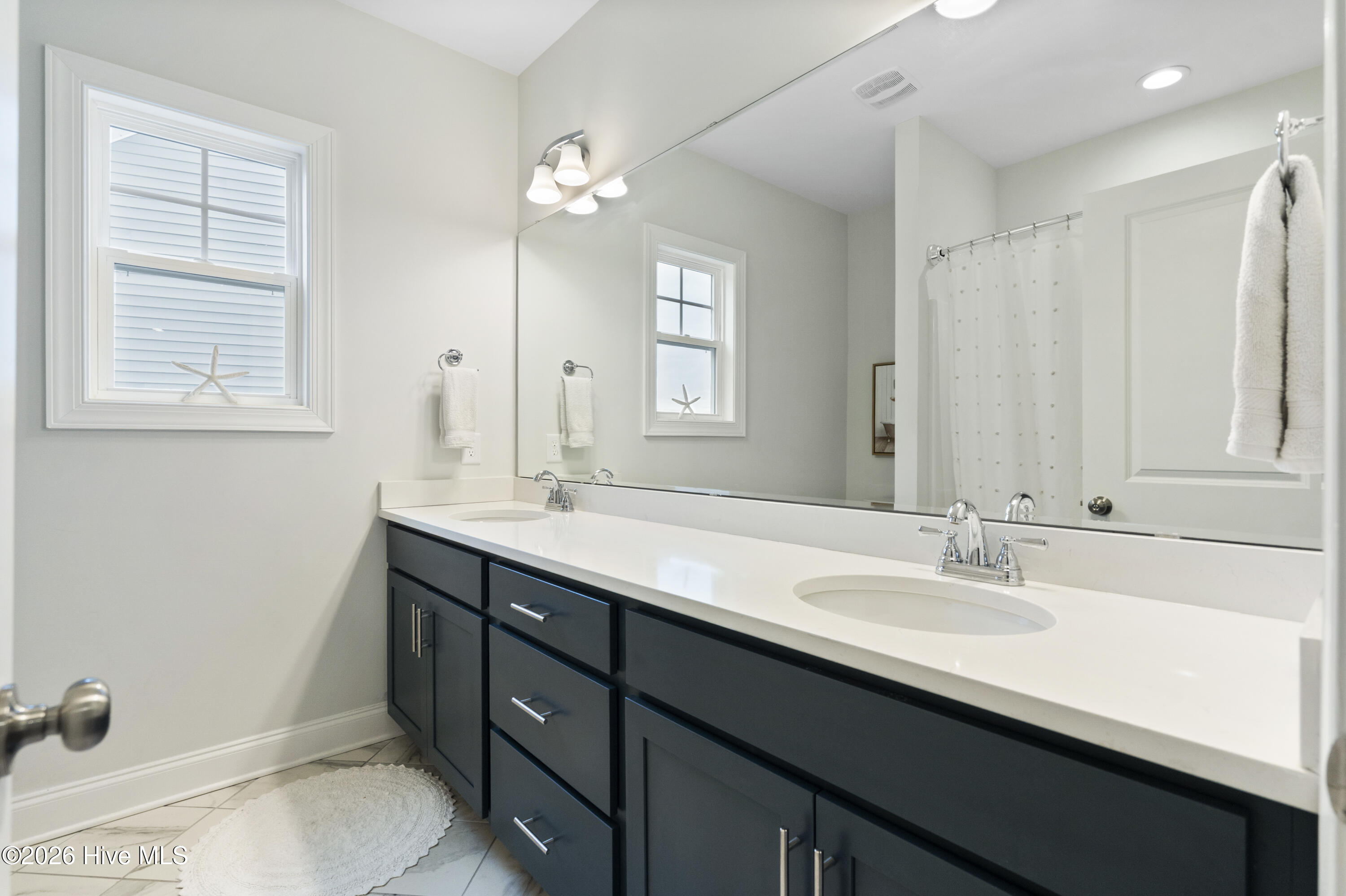 100549659 | Photo 37