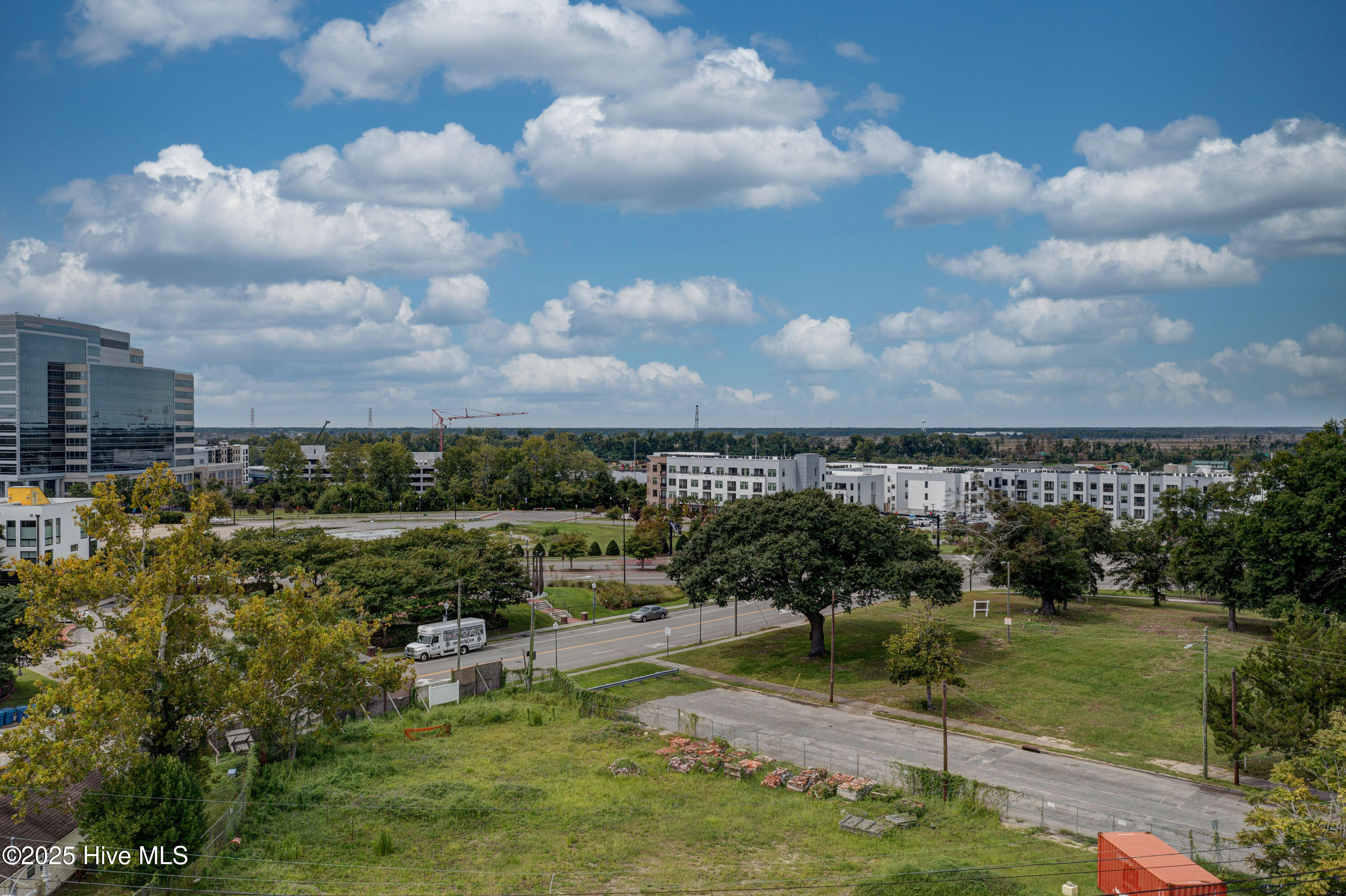 100349368 | Photo 12