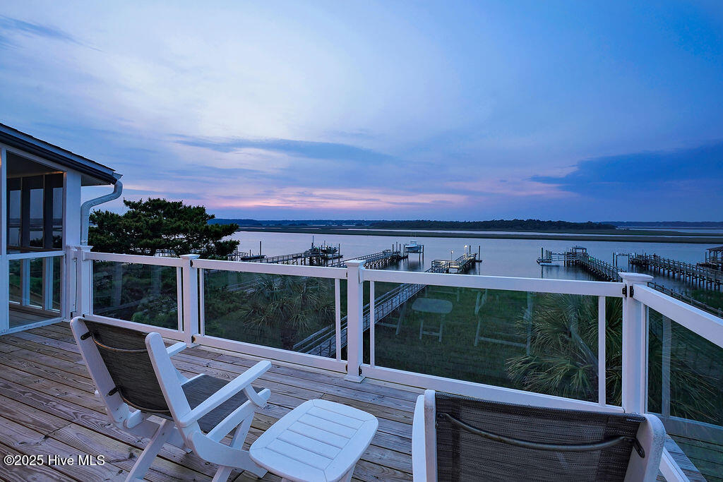 100508979 | Photo 115