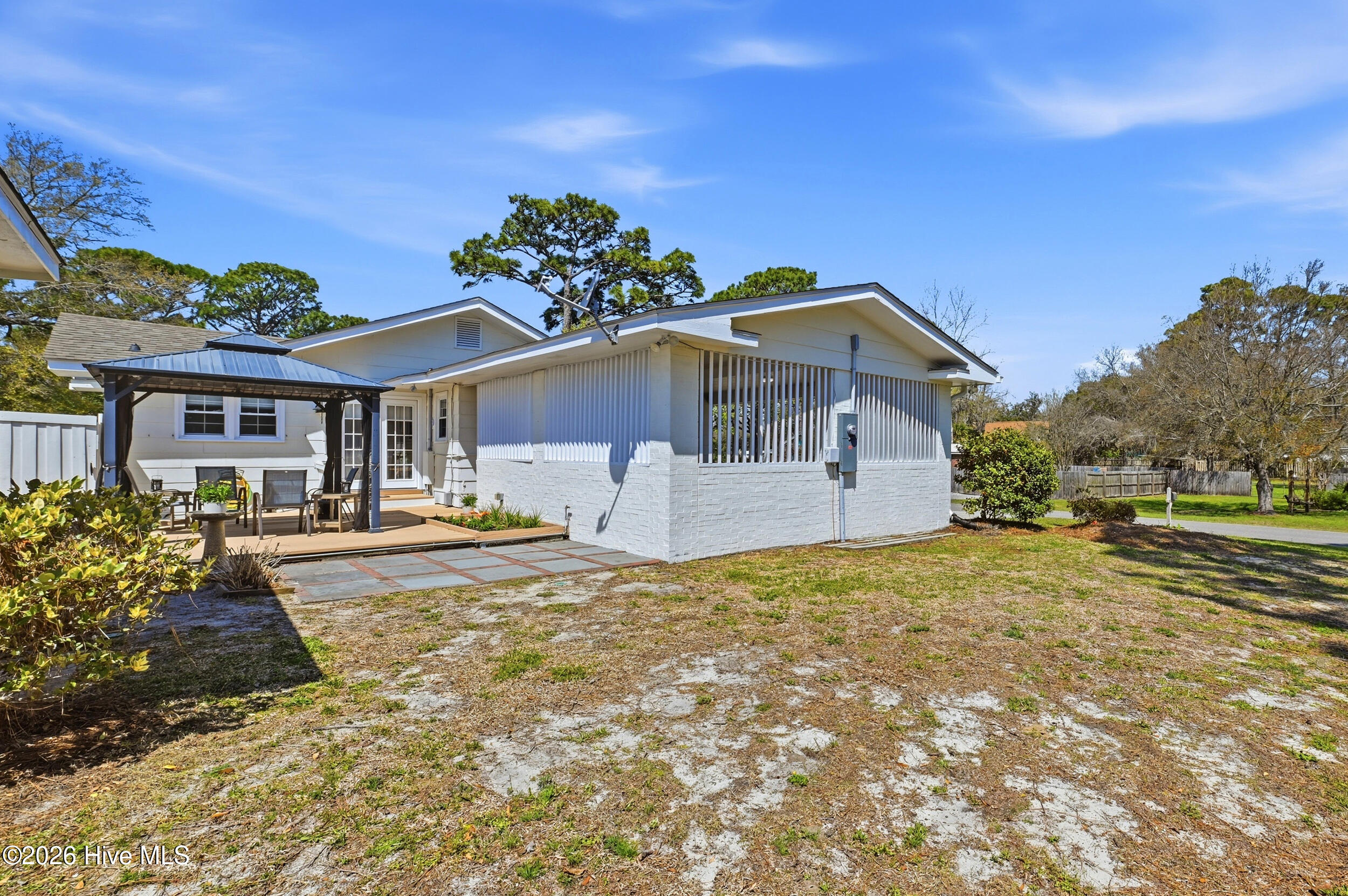 100570502 | Photo 46