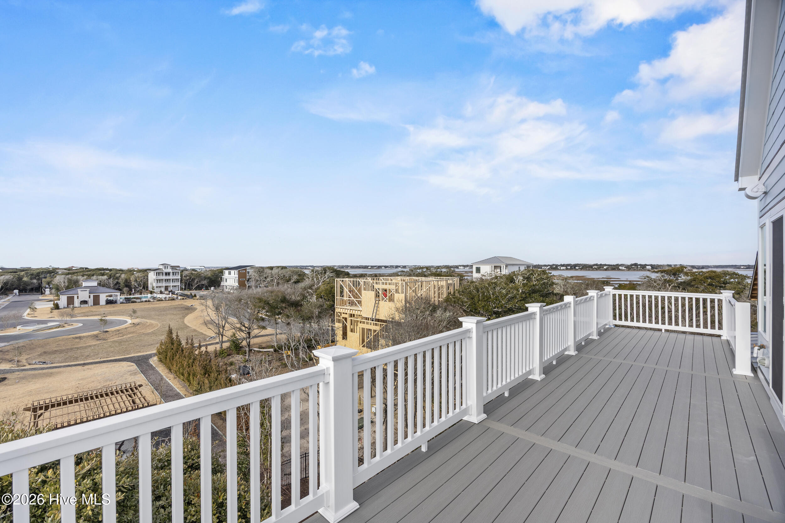 100543064 | Photo 63