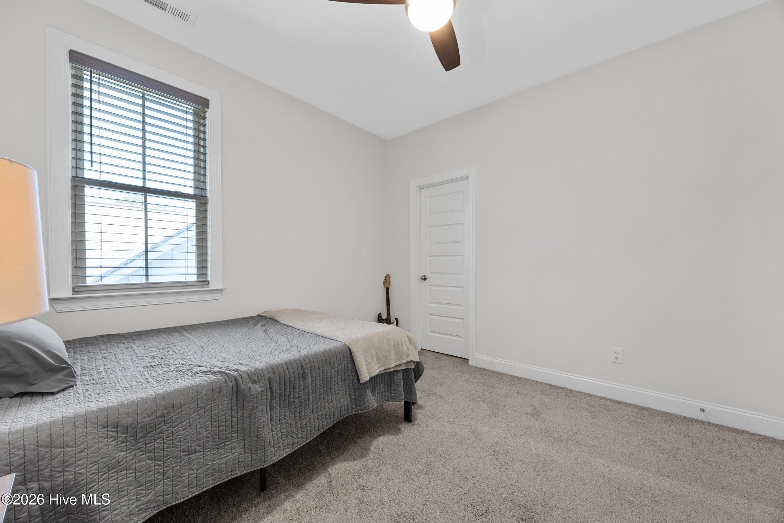 100560002 | Photo 32