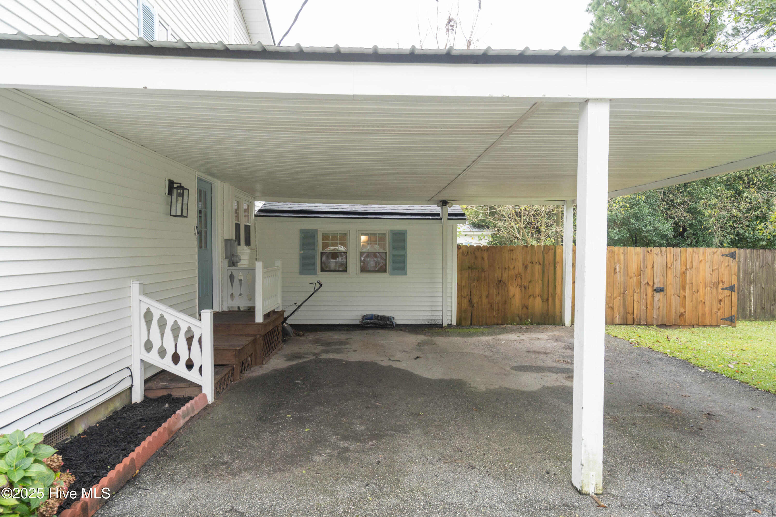 100536527 | Photo 47