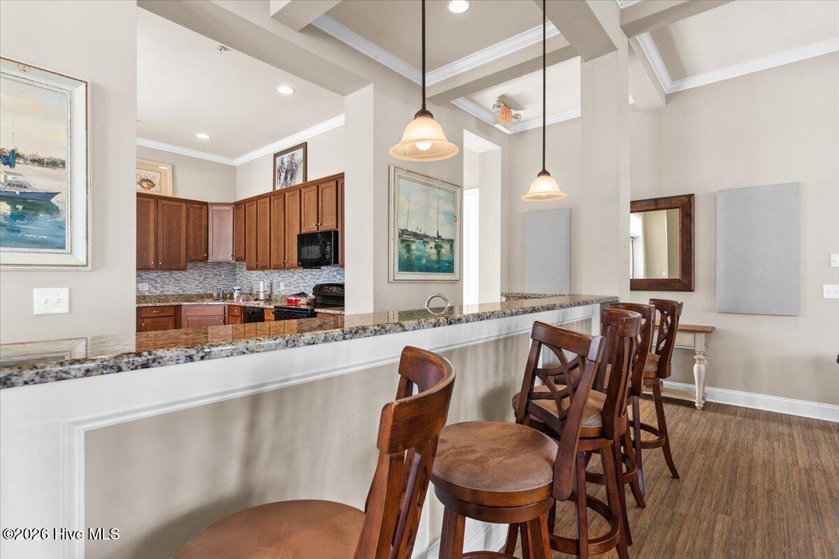 100547784 | Photo 63