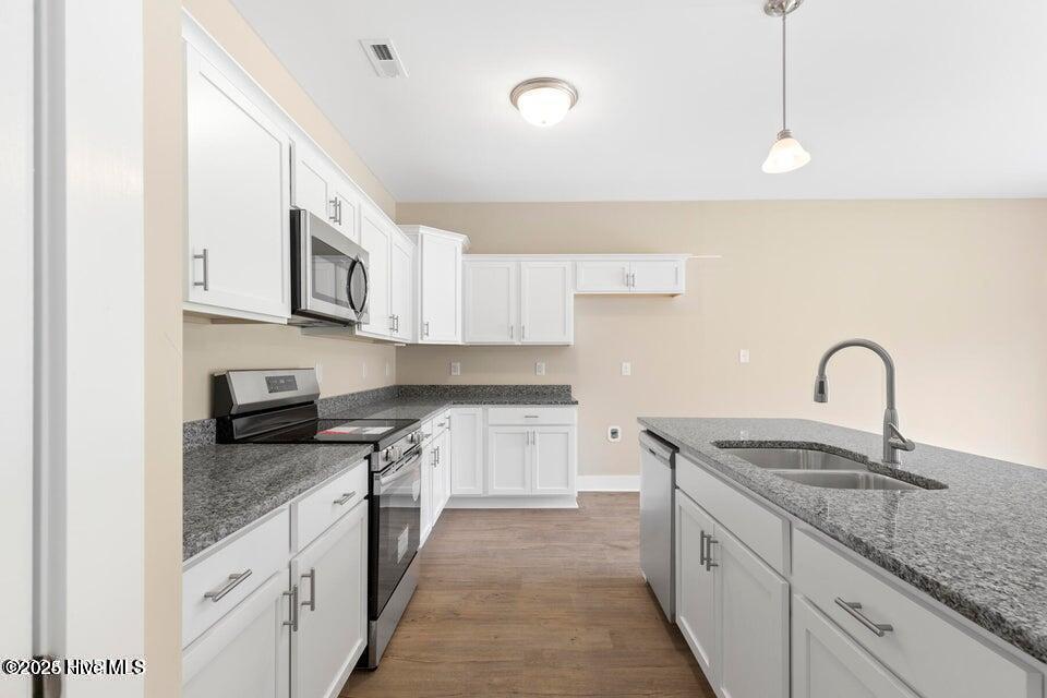 319 E Theriault Court, Jacksonville, NC, 28540