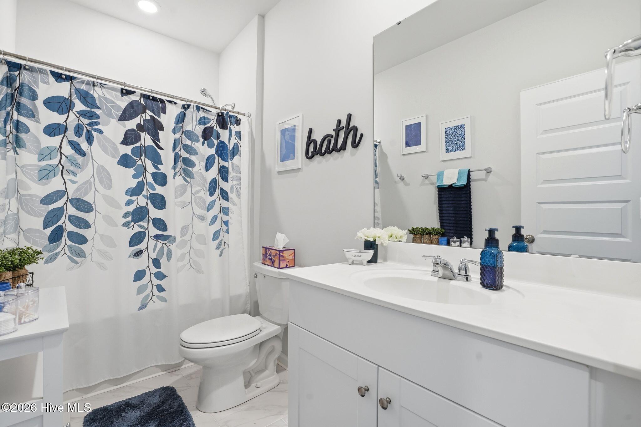 100560764 | Photo 26