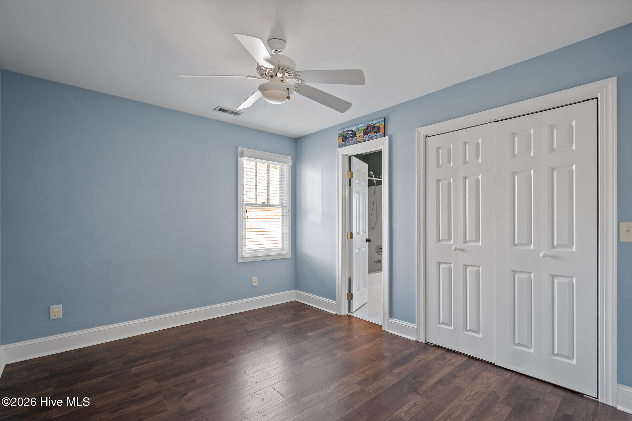 100565239 | Photo 37