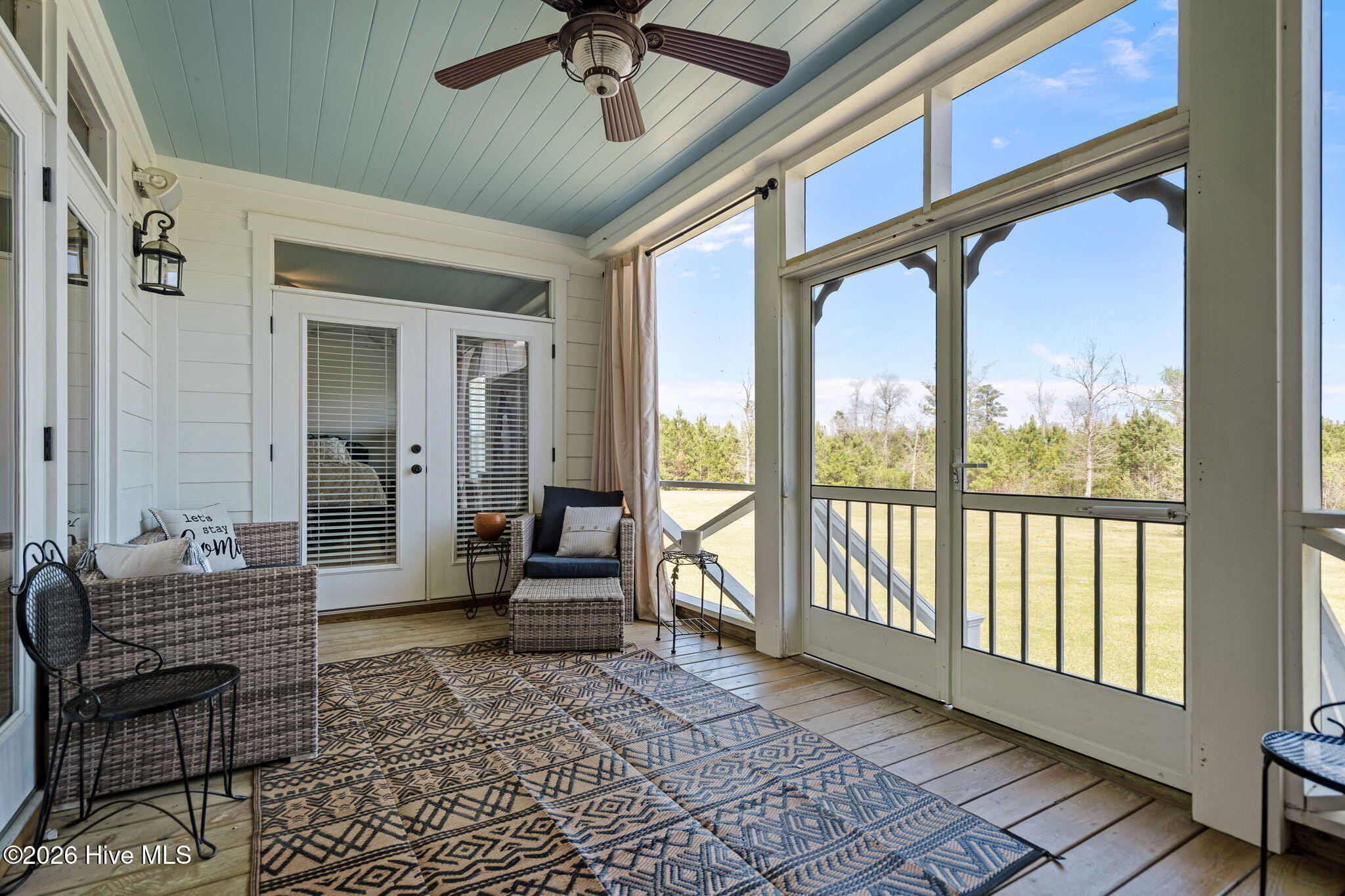 100563591 | Photo 25