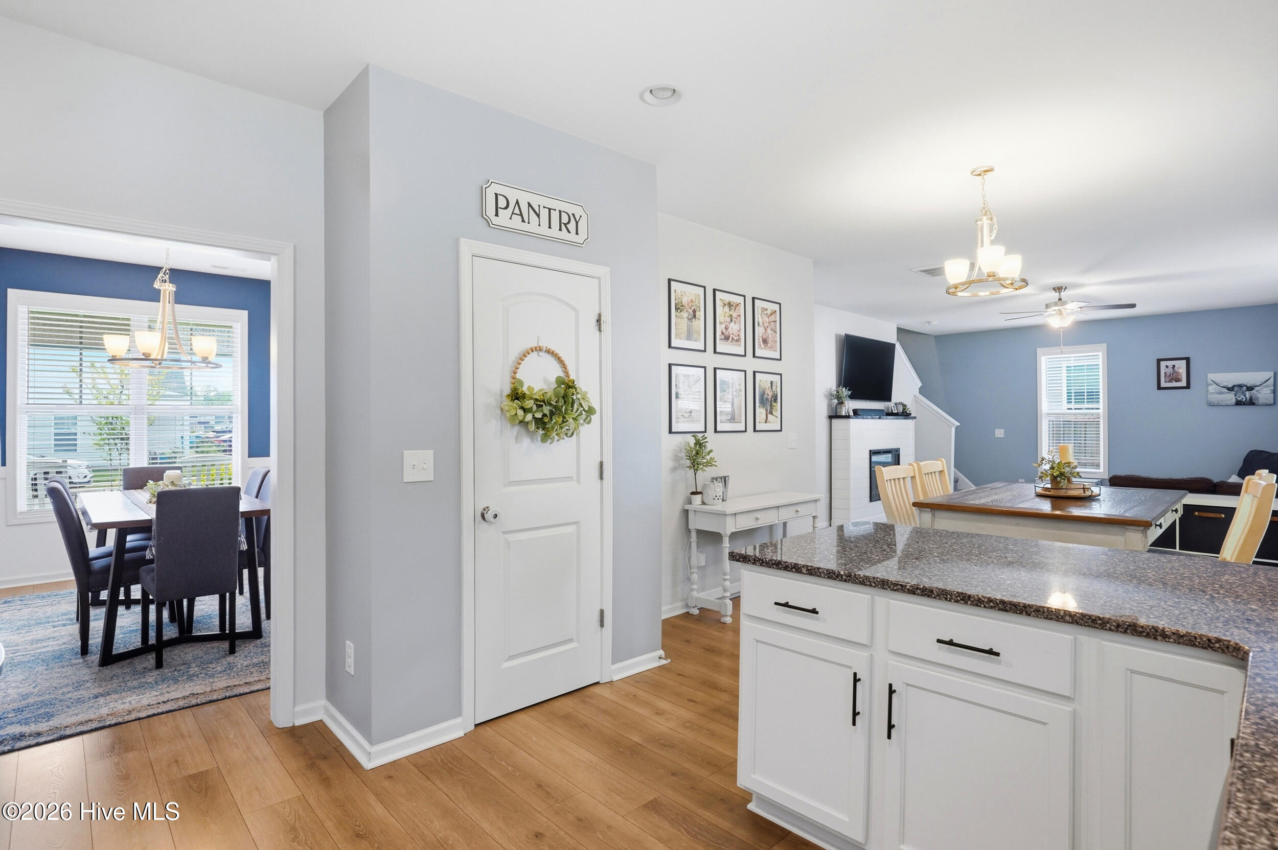 100567183 | Photo 12