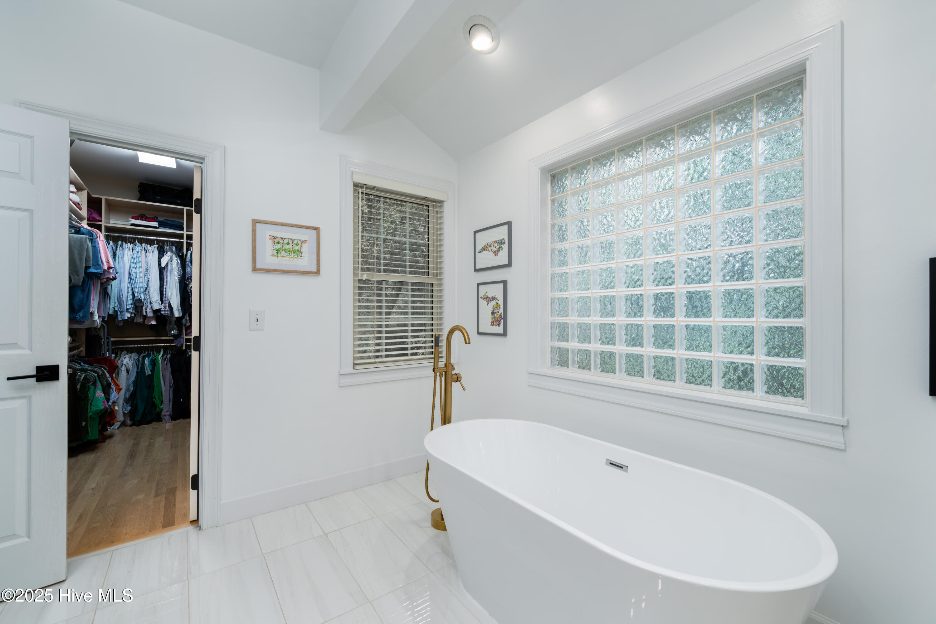 100544767 | Photo 30