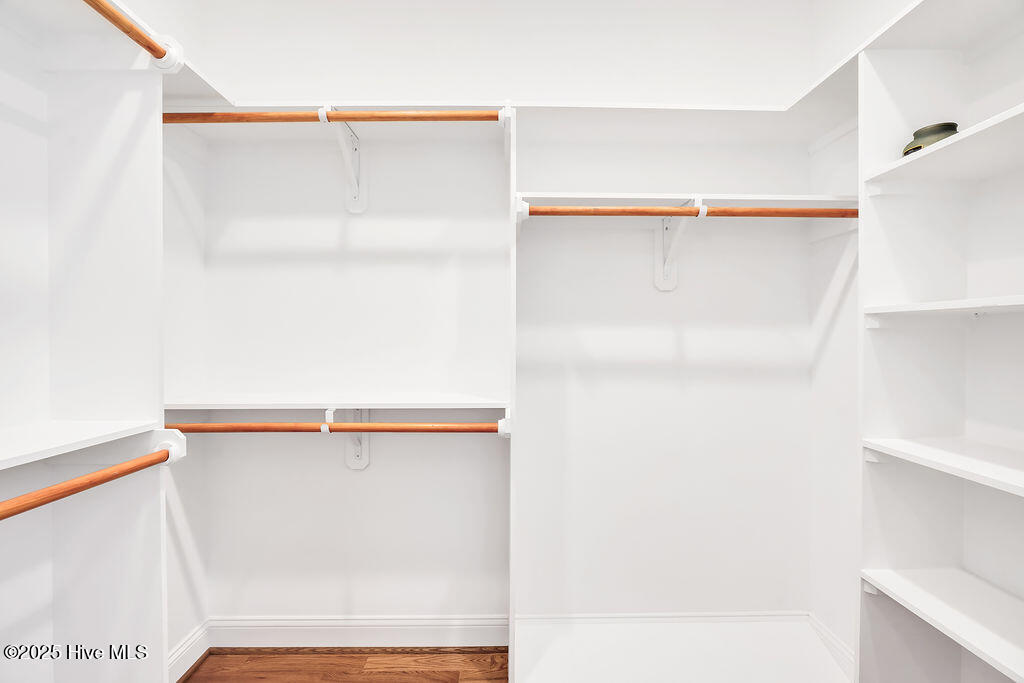 100539026 | Photo 43