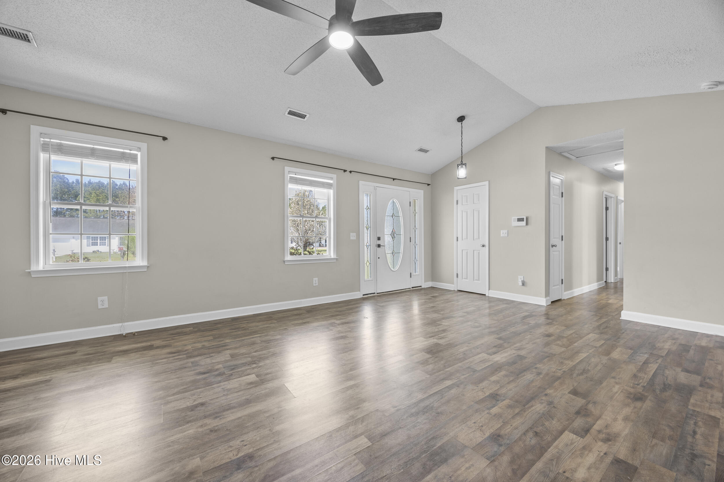 100564039 | Photo 10