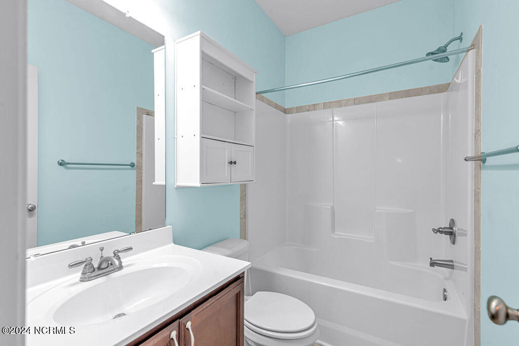 100565774 | Photo 21