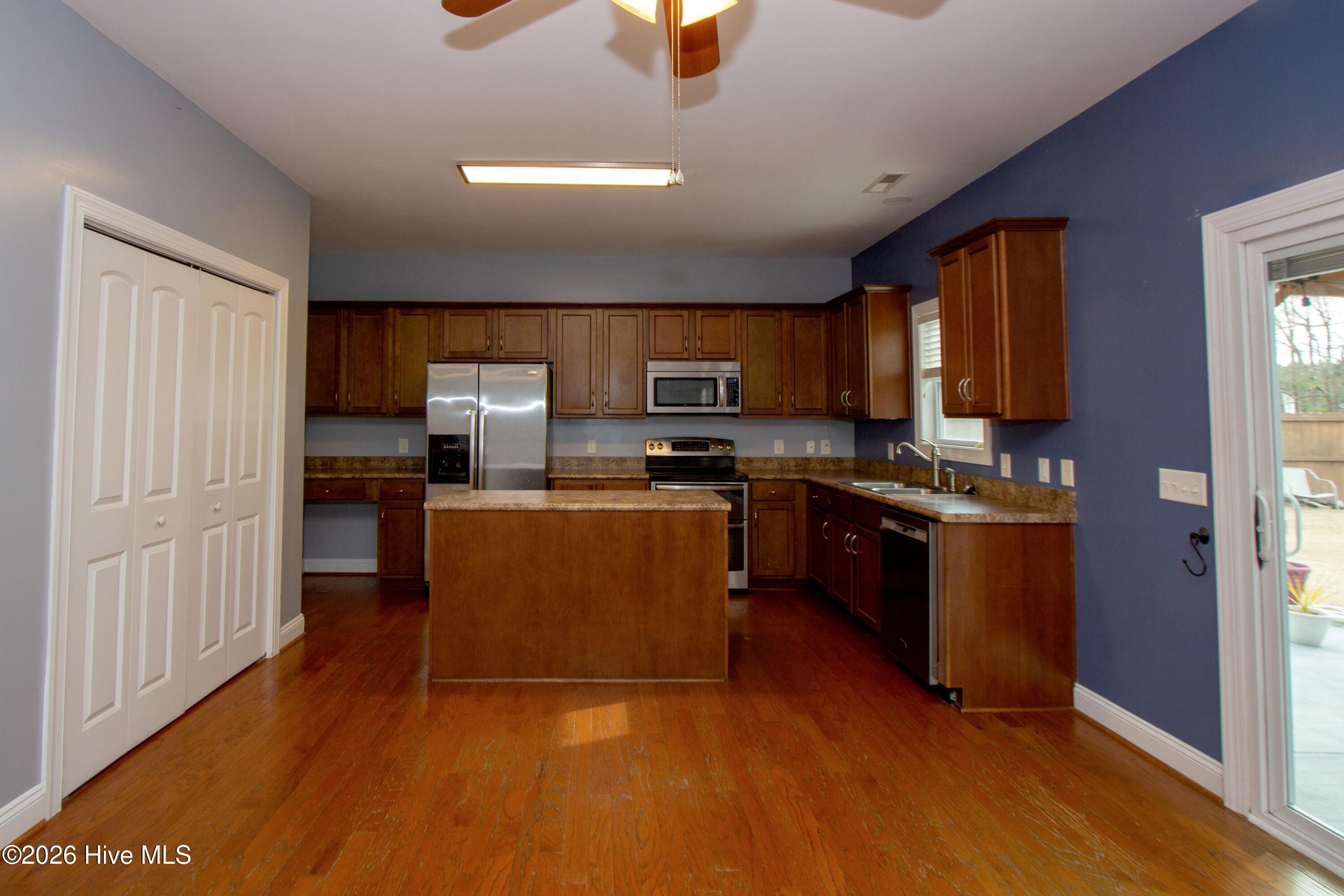 100555872 | Photo 17