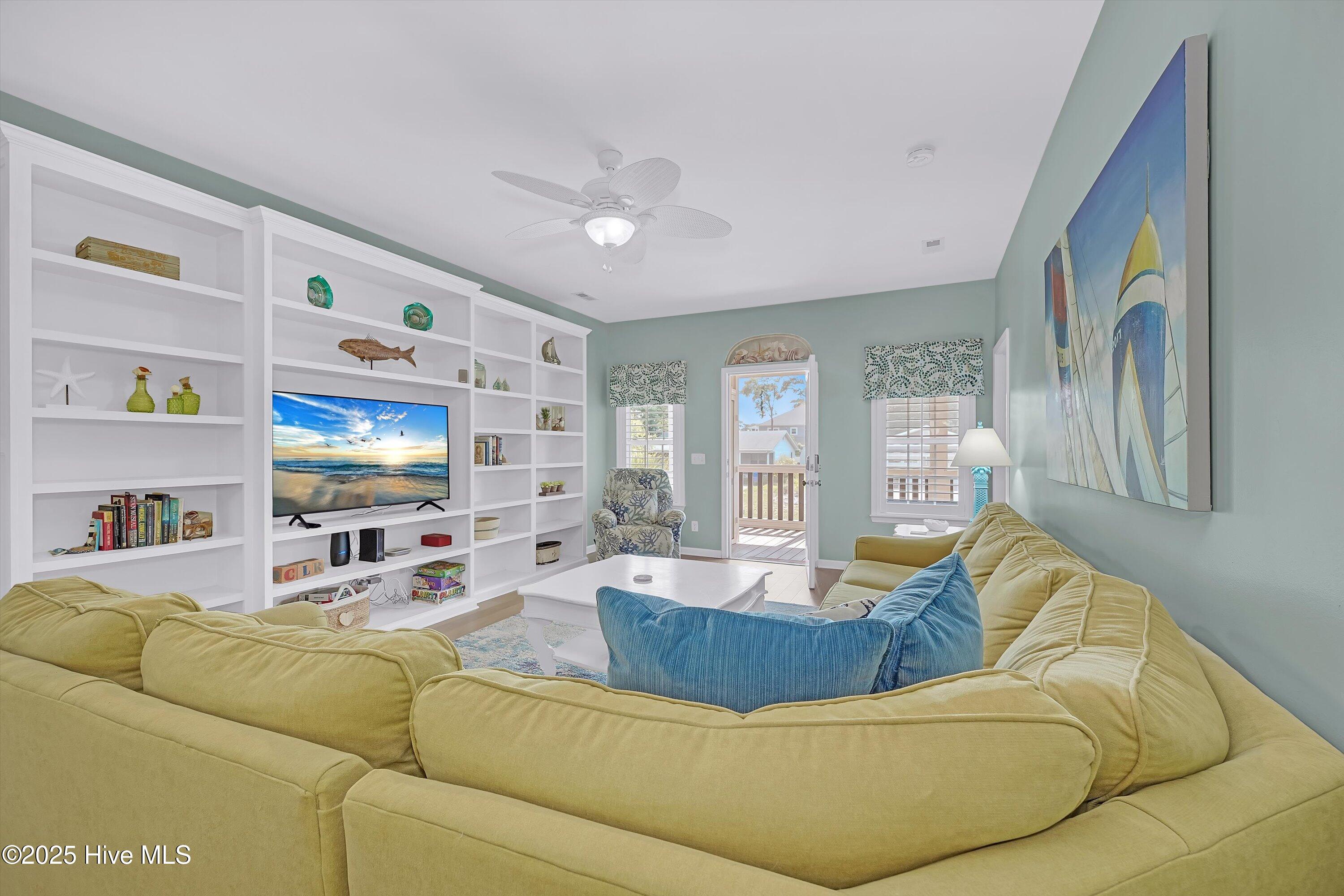 100541336 | Photo 11