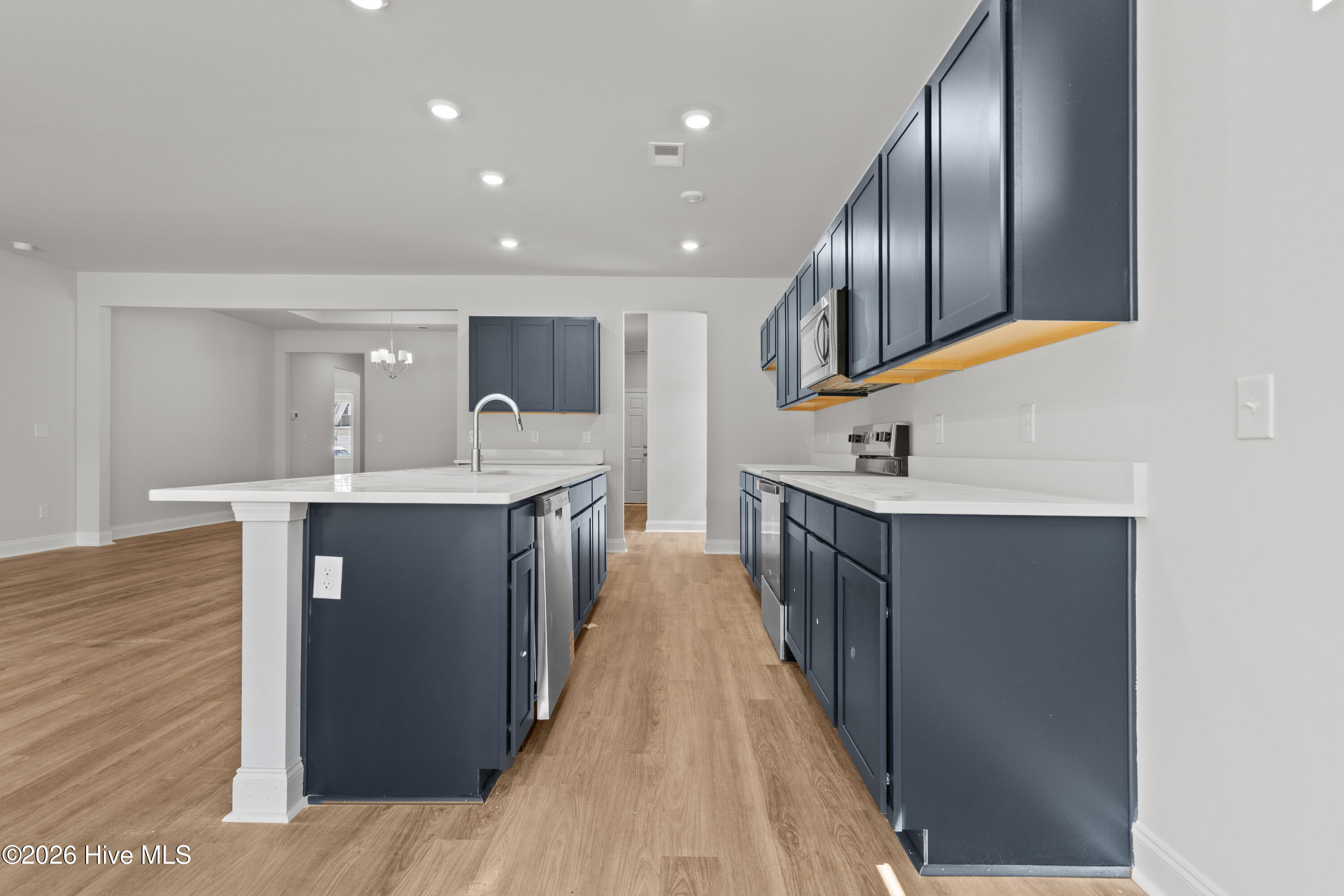 100554702 | Photo 15