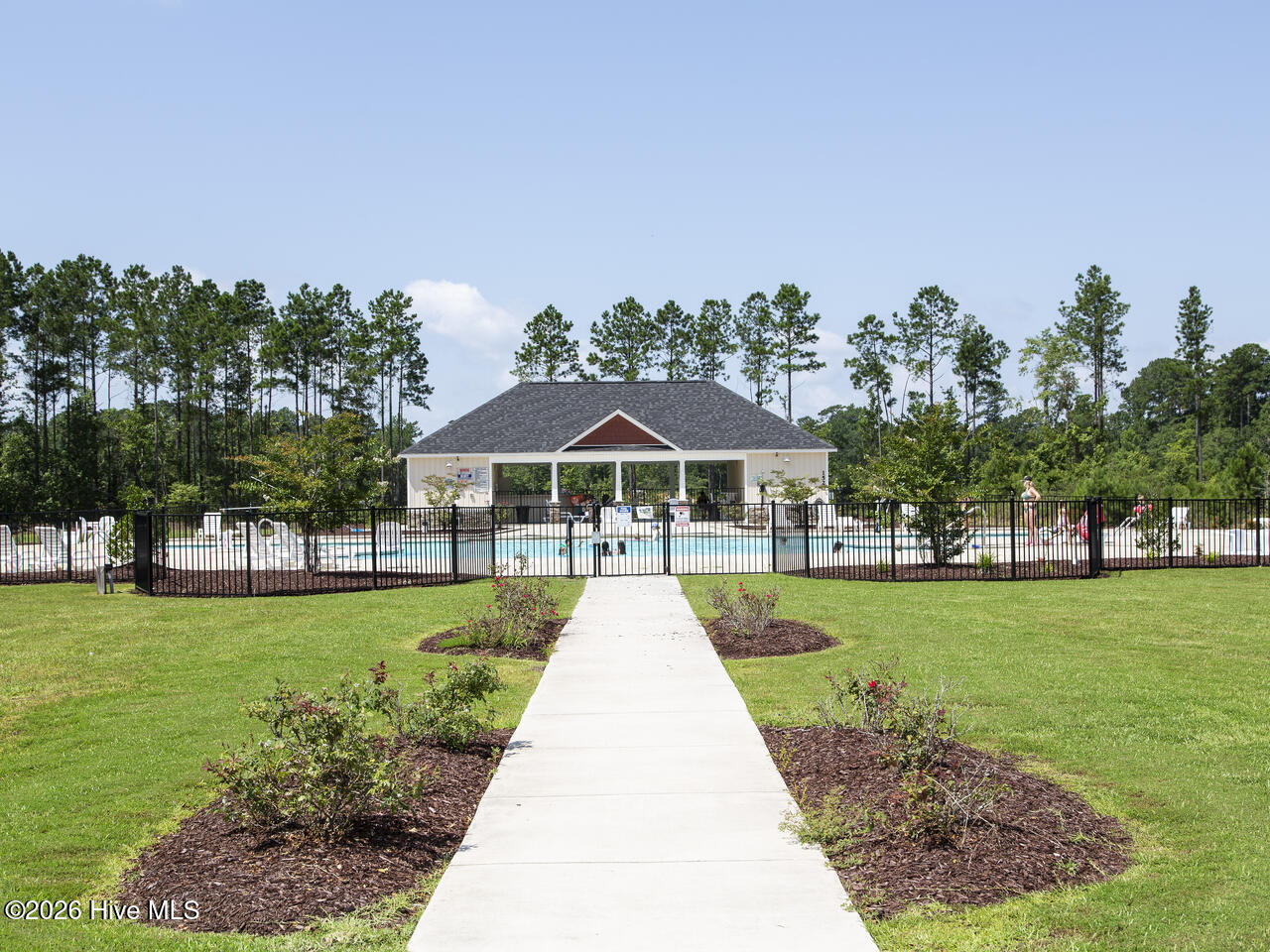 100548051 | Photo 49