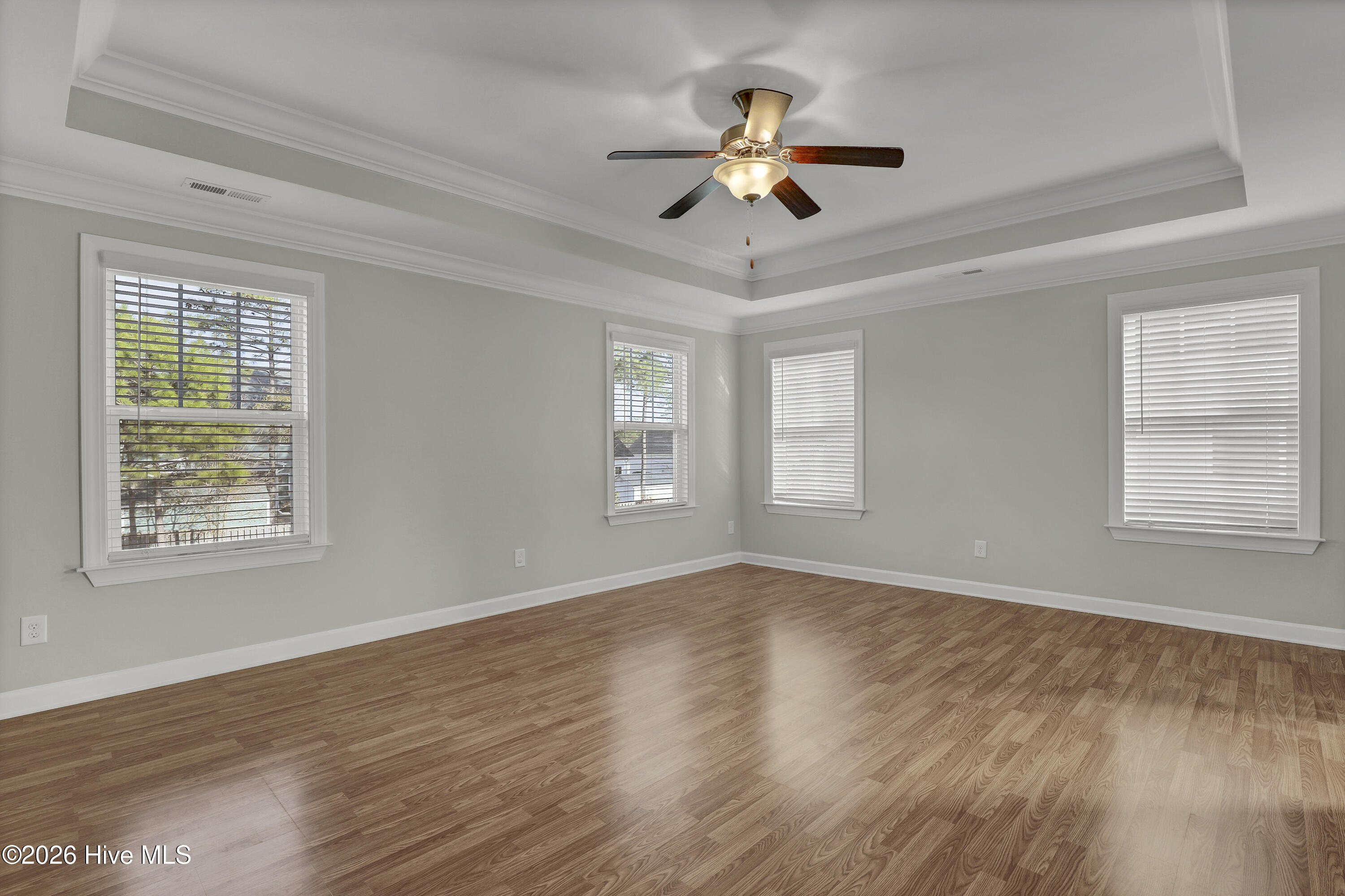 100550895 | Photo 19