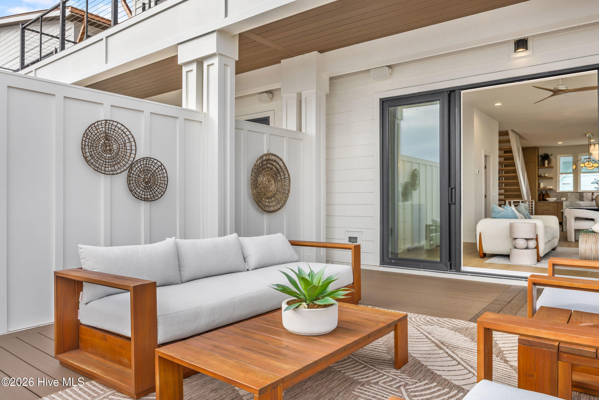 100557760 | Photo 21