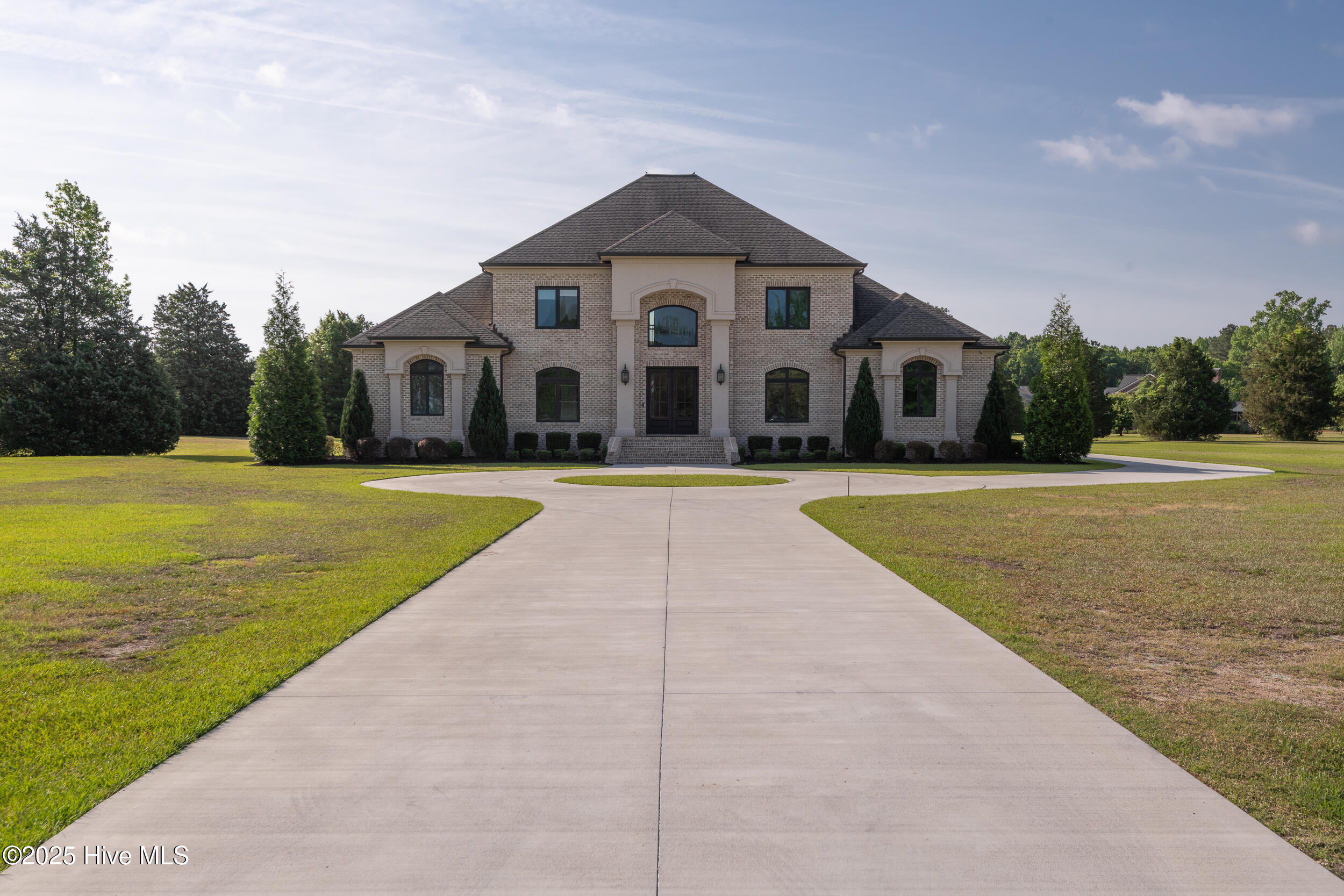 Homes for sale in Greenville, NC | 541 White Horse Dr, Greenville, NC 27834 | MLS# 100505286