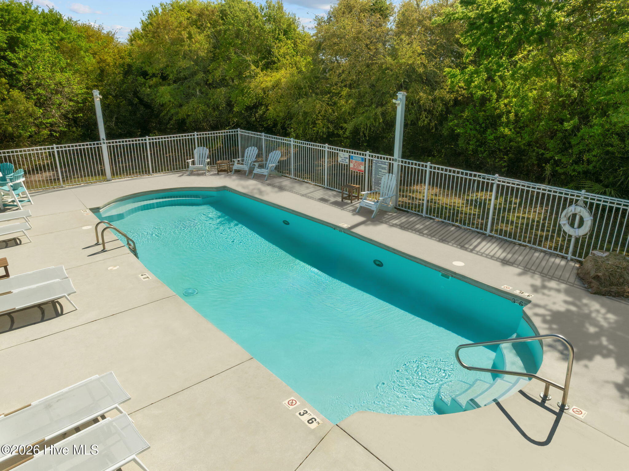 100568549 | Photo 77