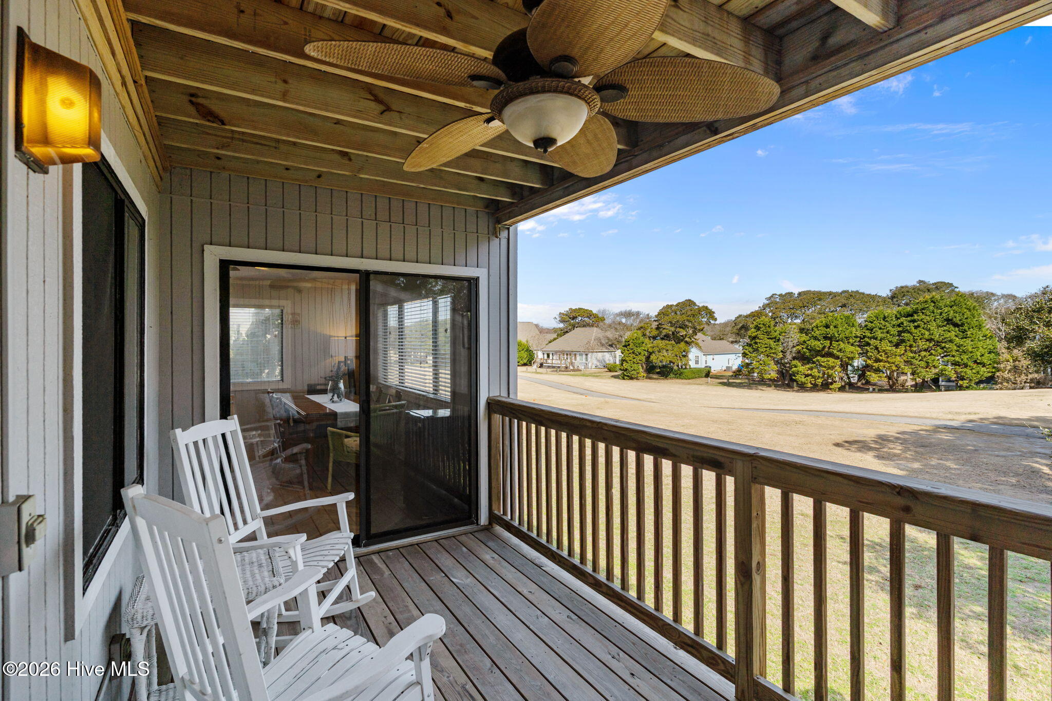 100558305 | Photo 42