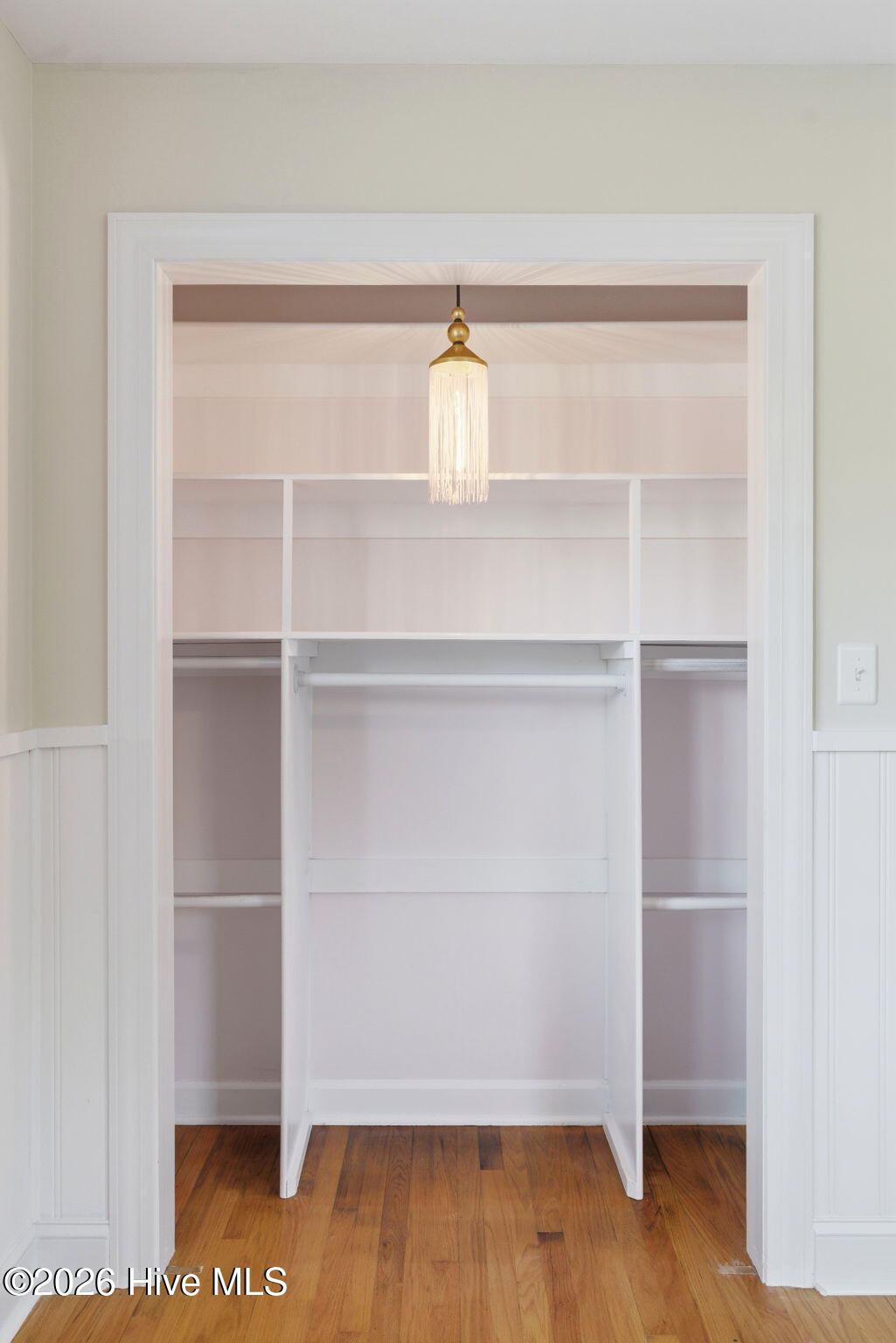 100569519 | Photo 30