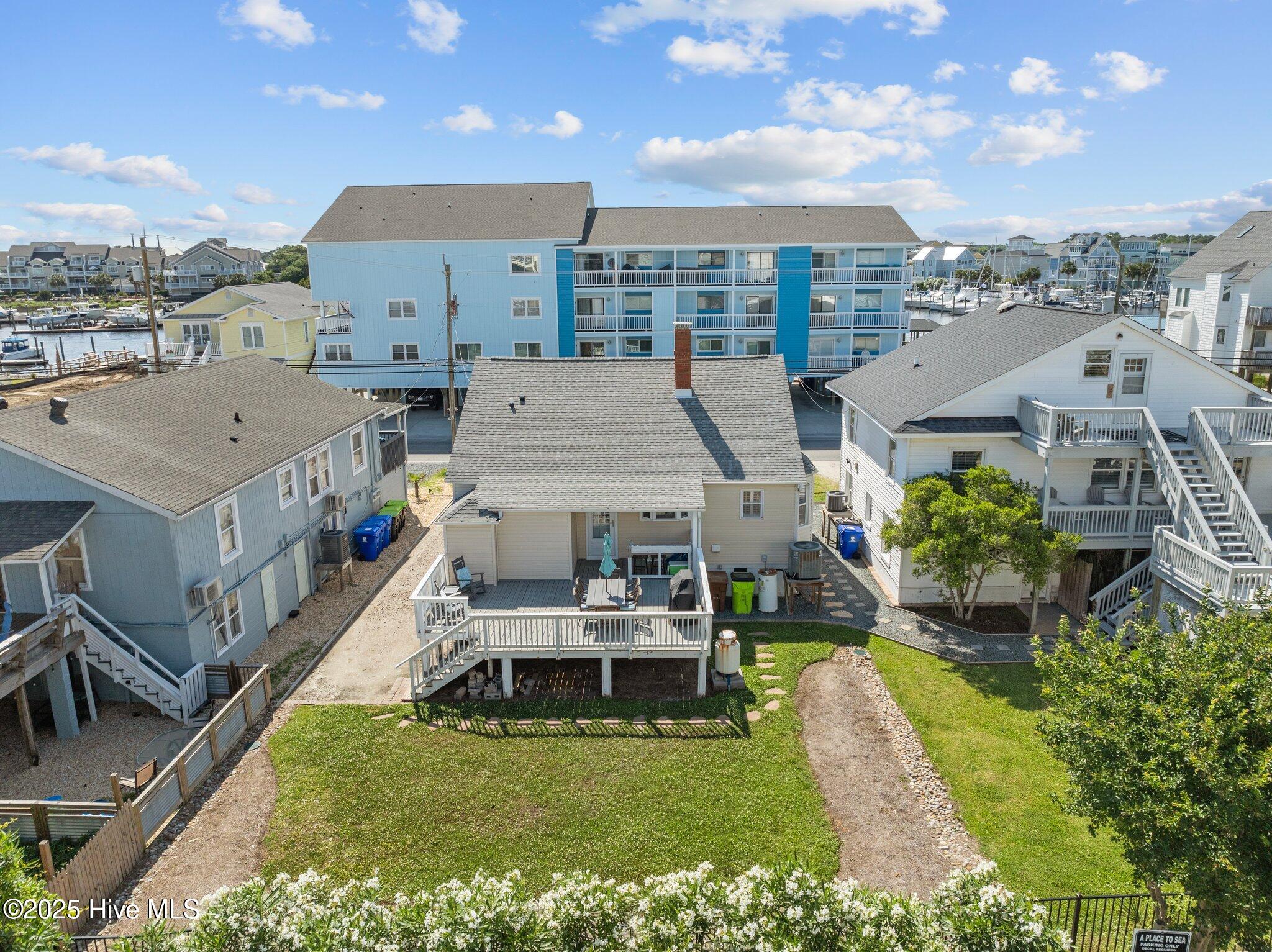 100532110 | Photo 10