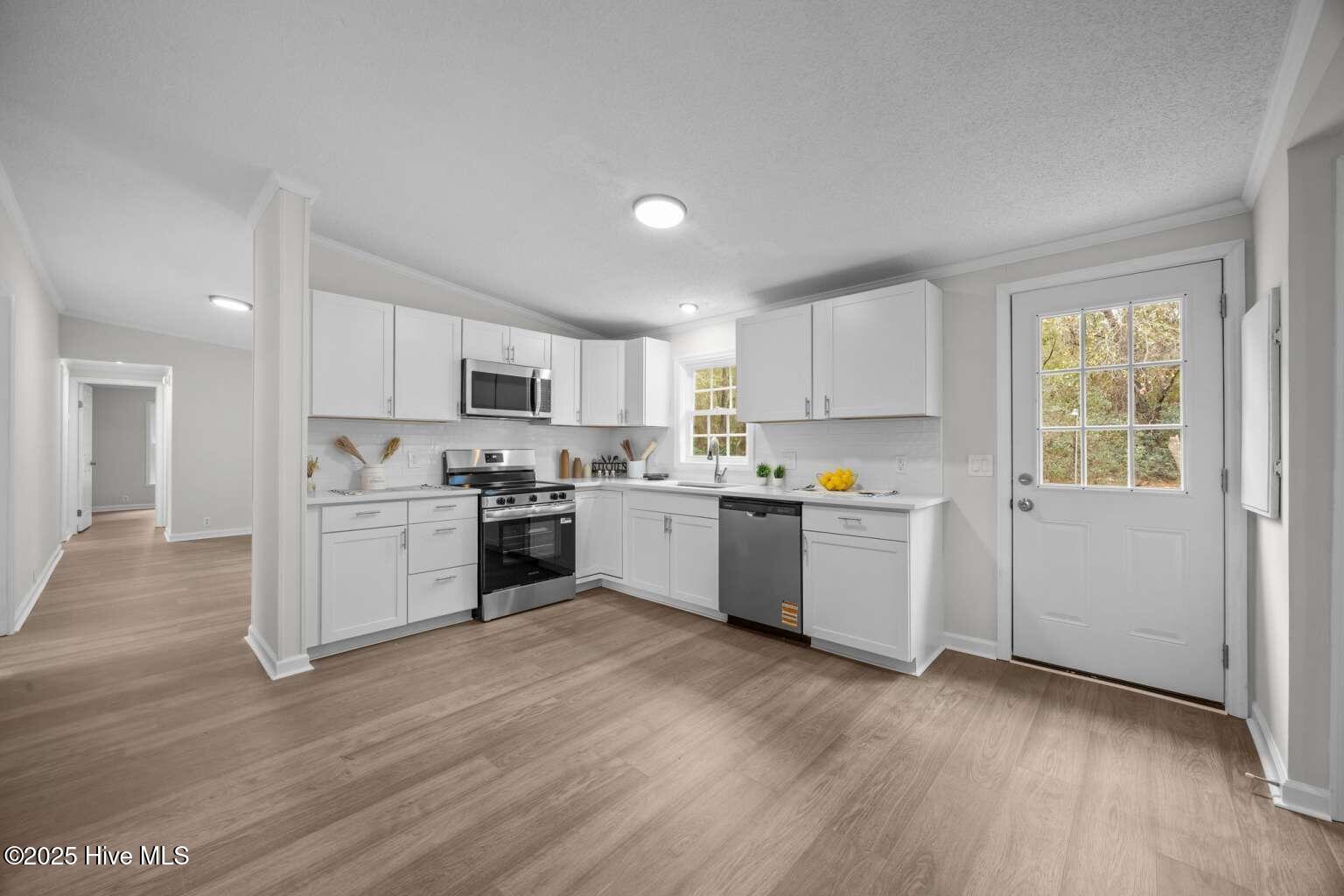 100544091 | Photo 12