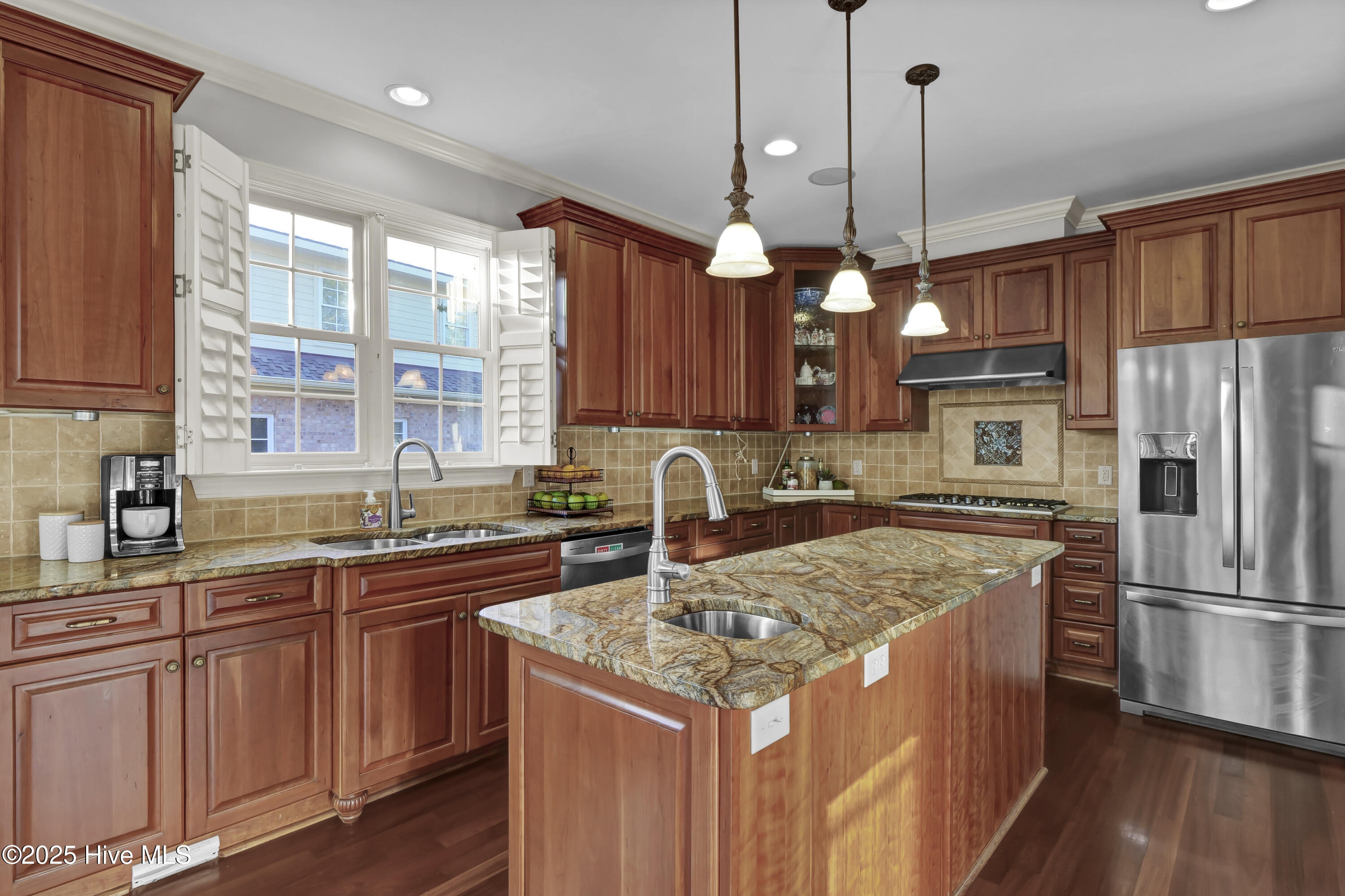 100535642 | Photo 18