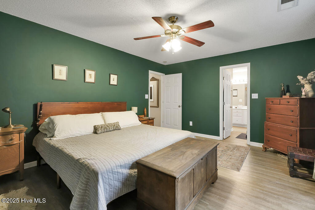 164 Morgan Cove Drive, Burgaw, NC 28425 – photo 23: 164MorganCoveDrive-25