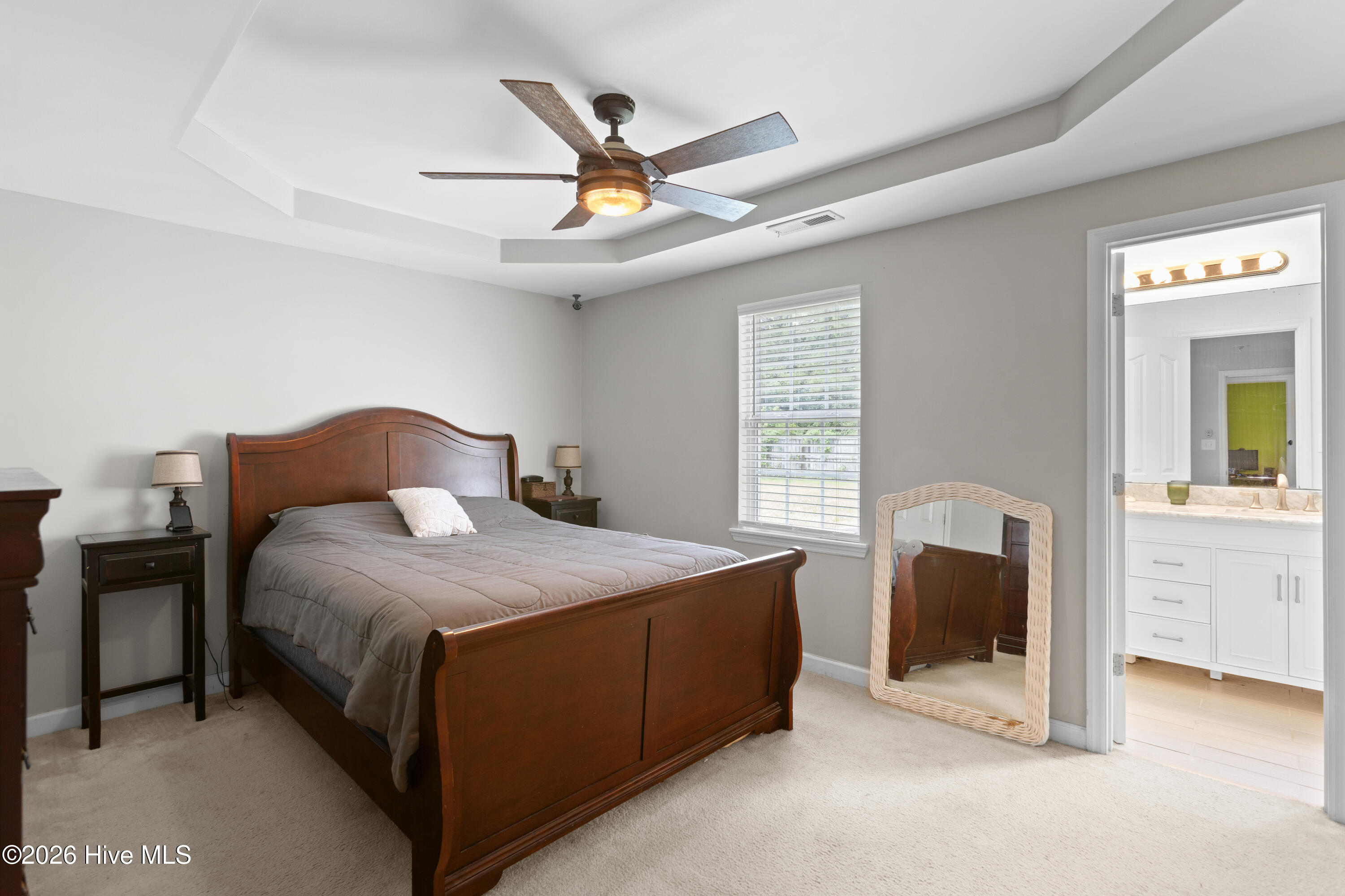 100562939 | Photo 10