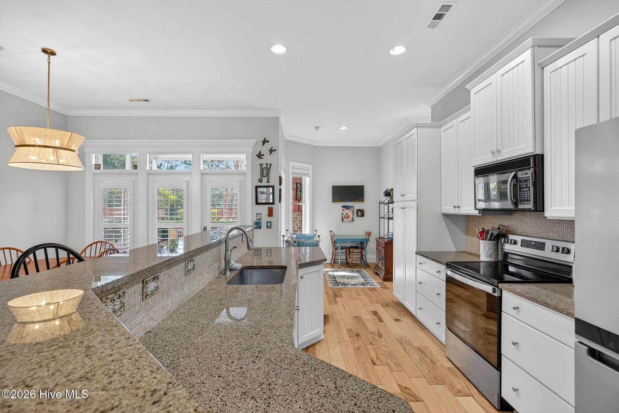 100554717 | Photo 22