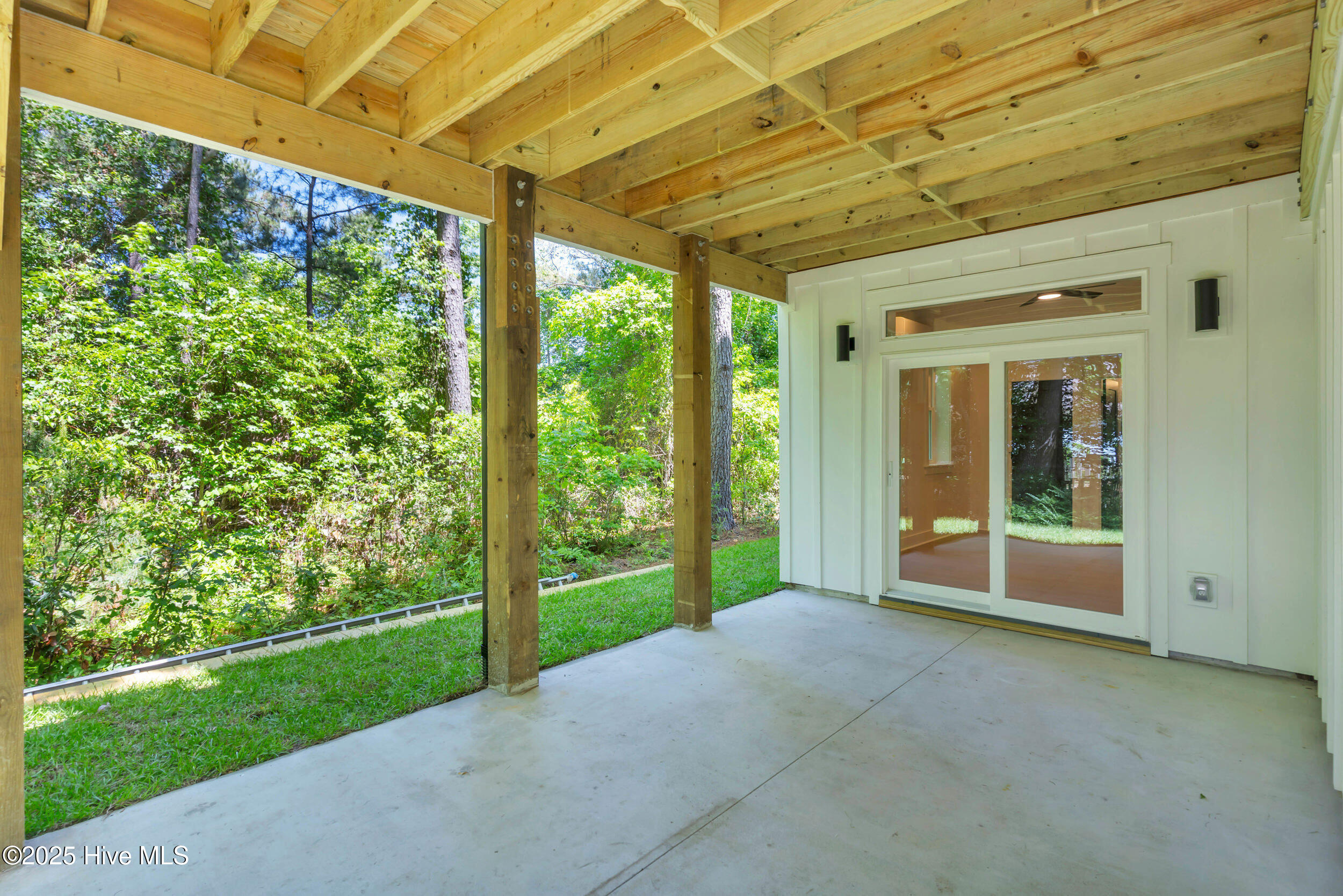 100501521 | Photo 34