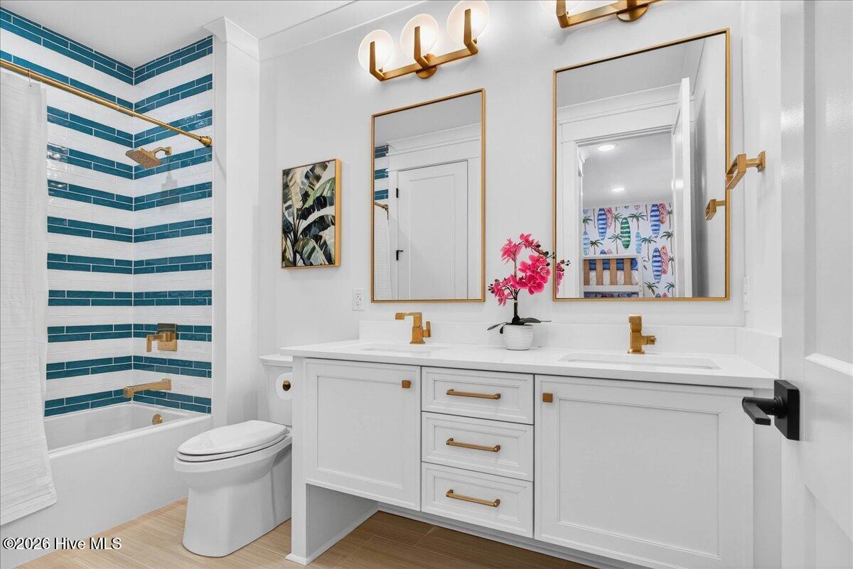 100543299 | Photo 22