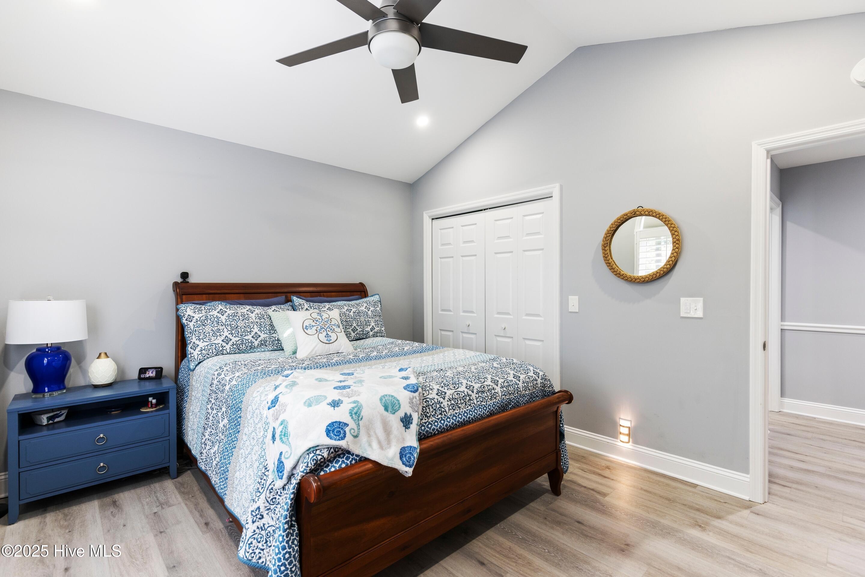 100541772 | Photo 32