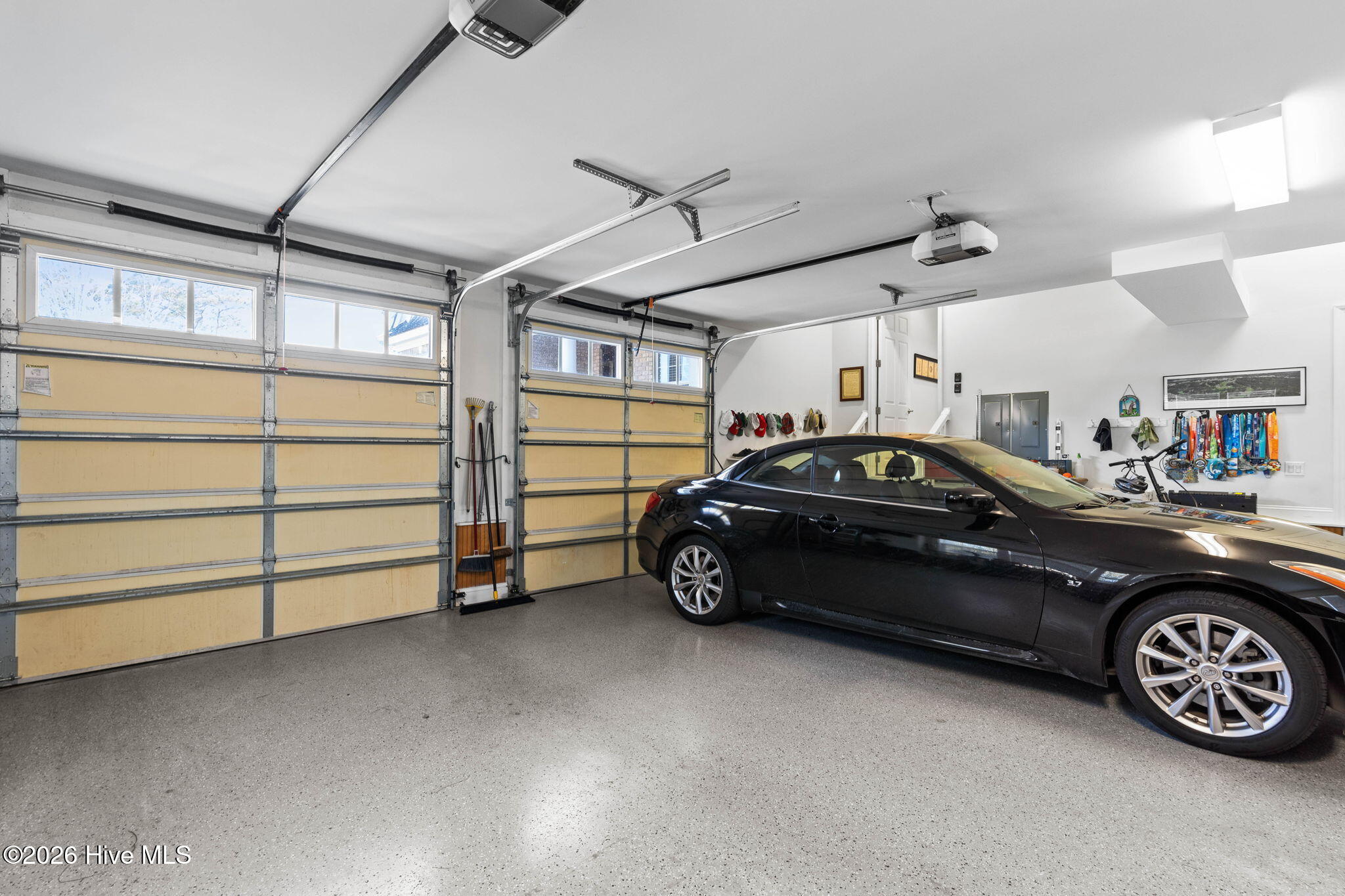 100553770 | Photo 49